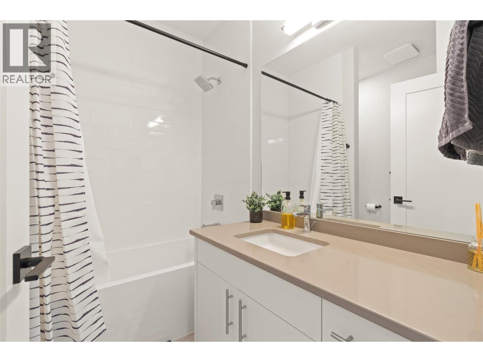 8 Kenyon Road Property Photo 54