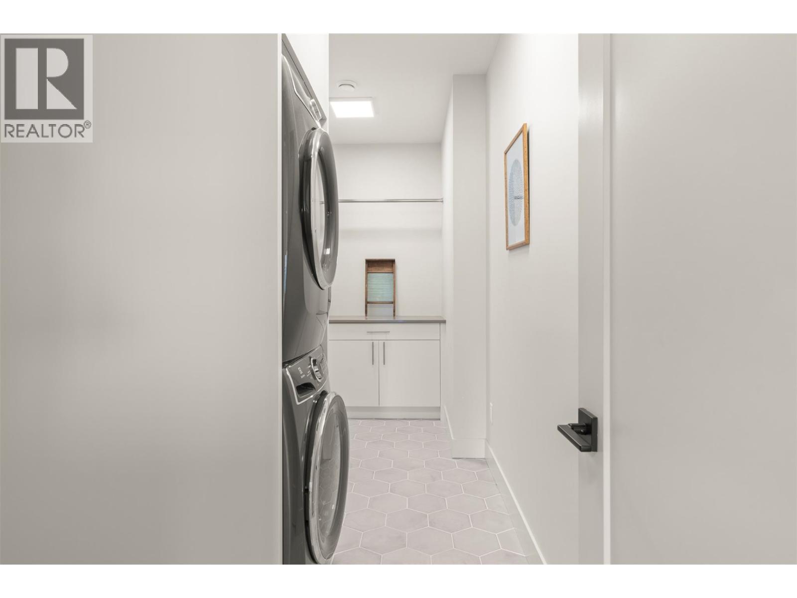 8 Kenyon Road Property Photo 59
