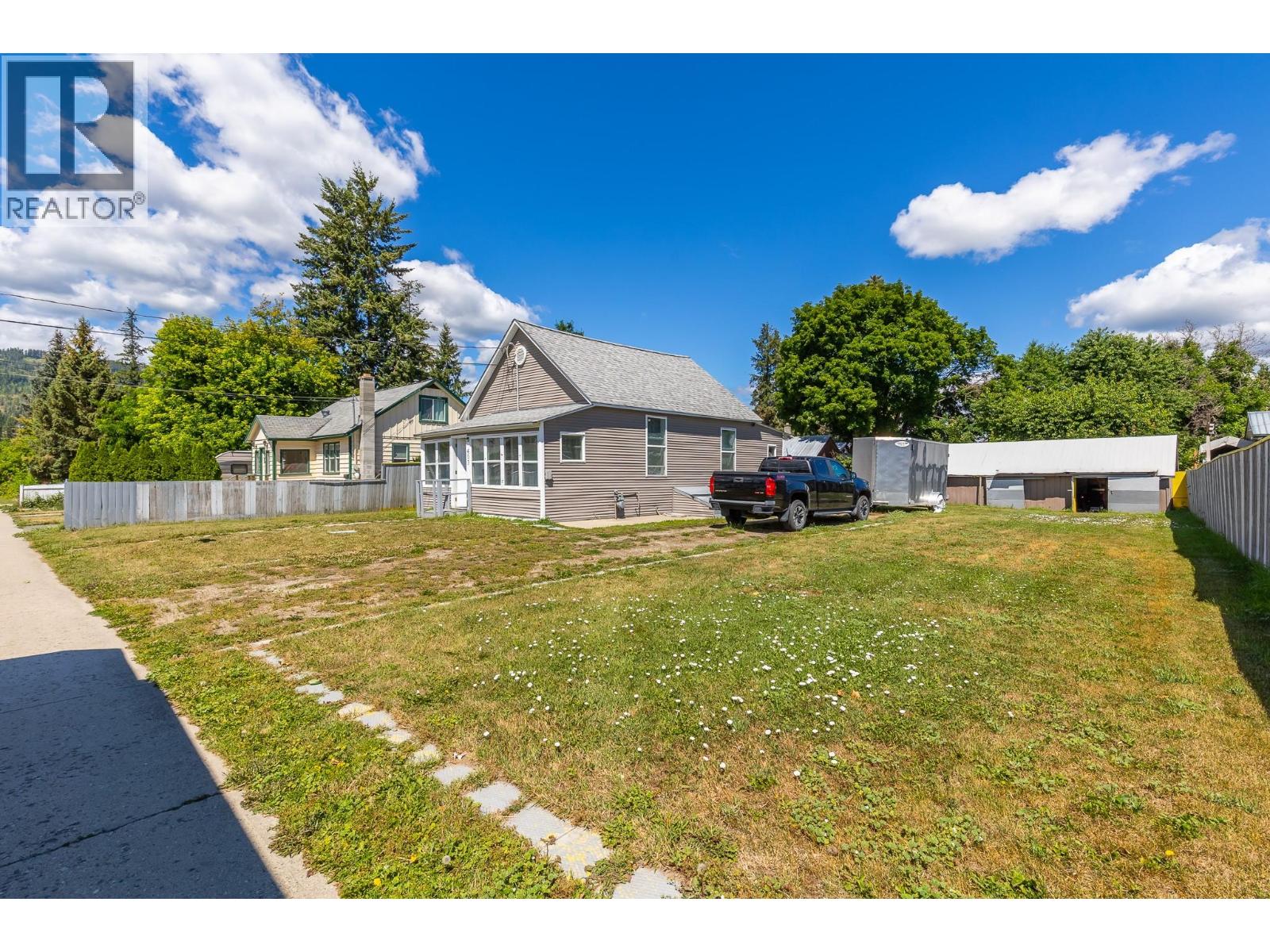 403 Howard Avenue Property Photo 2