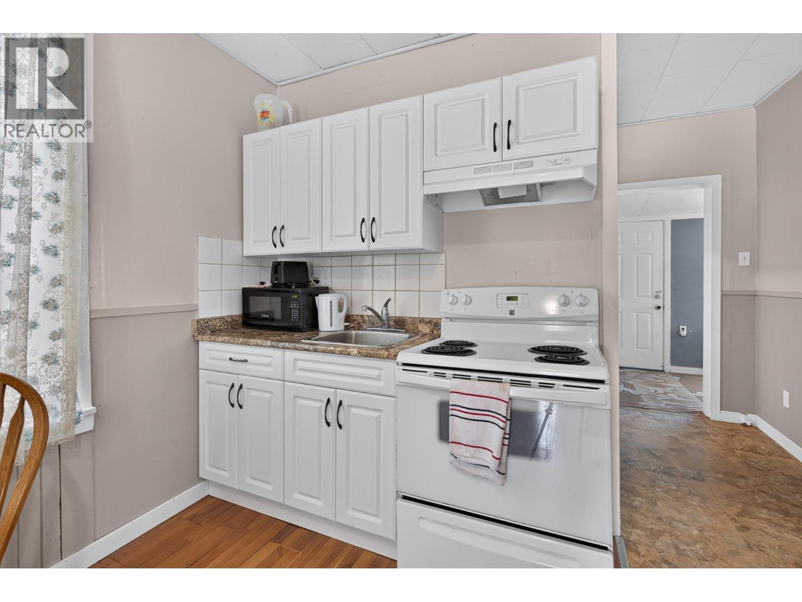 403 Howard Avenue Property Photo 16