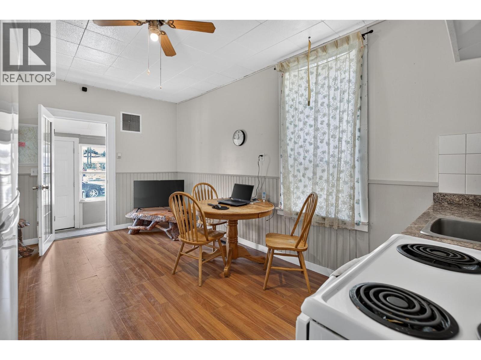 403 Howard Avenue Property Photo 17