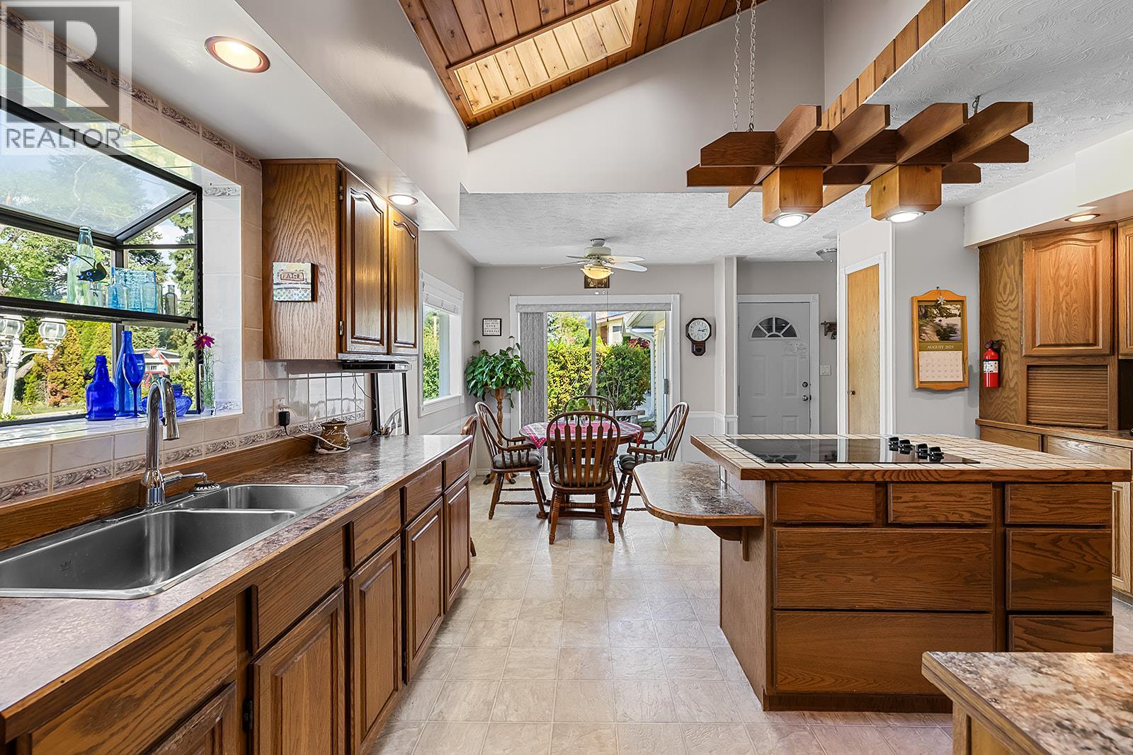 2103 Ash Street Property Photo 6