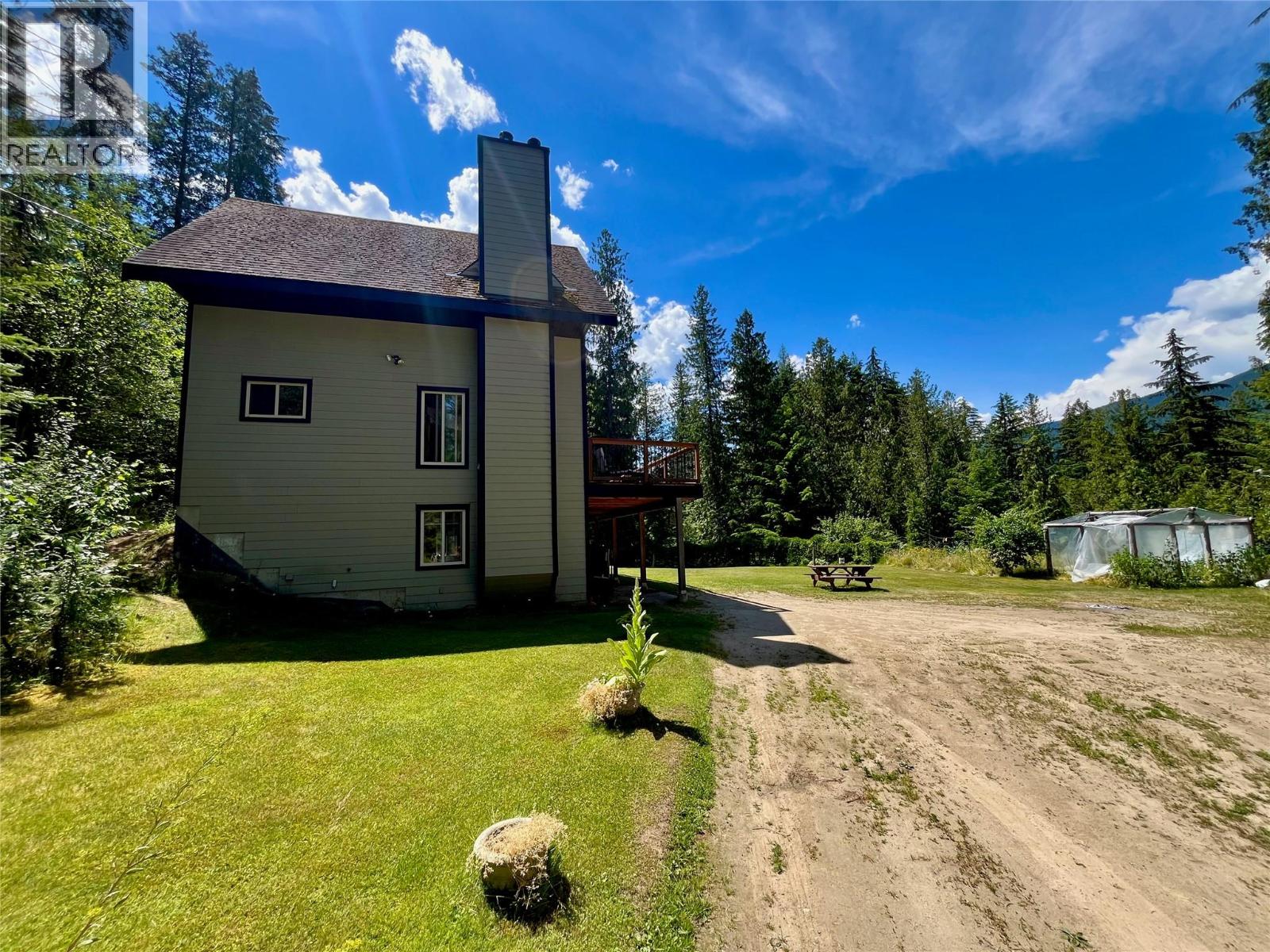 7475 6 Highway Property Photo 3