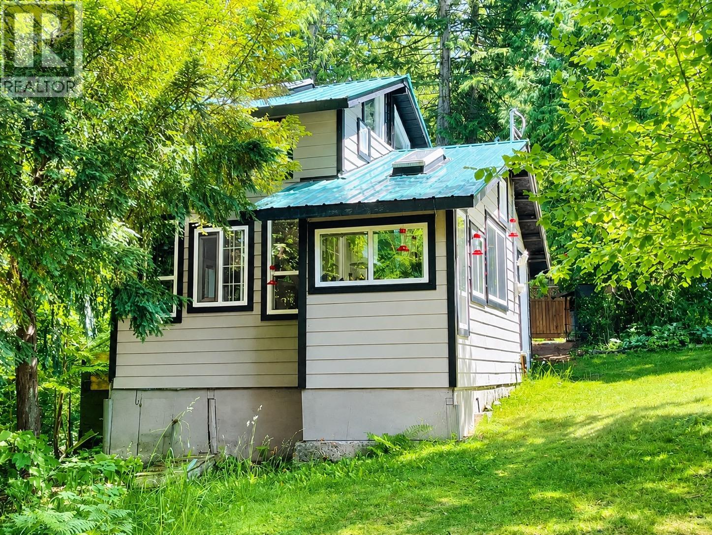 7475 6 Highway Property Photo 4