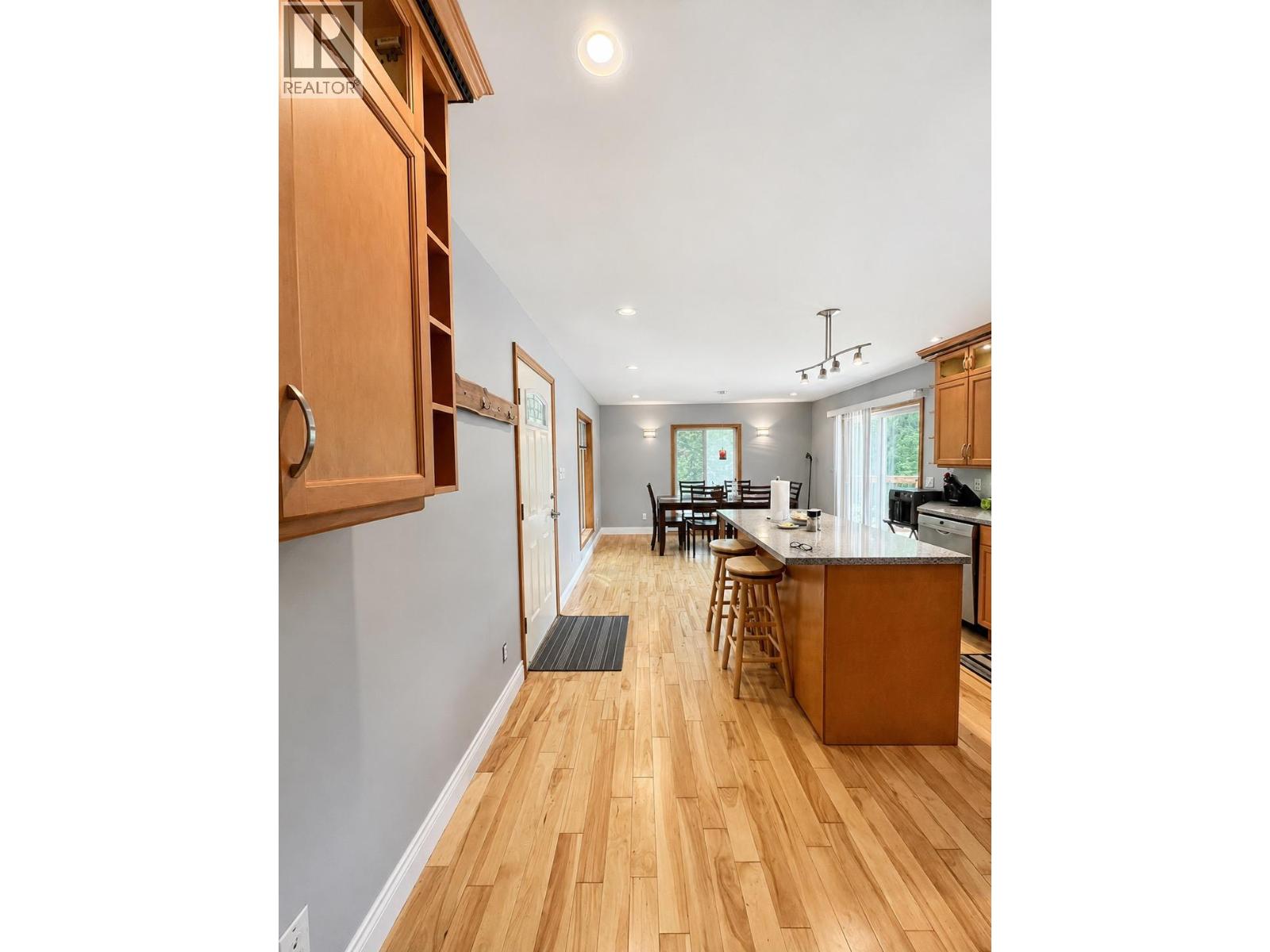 7475 6 Highway Property Photo 9