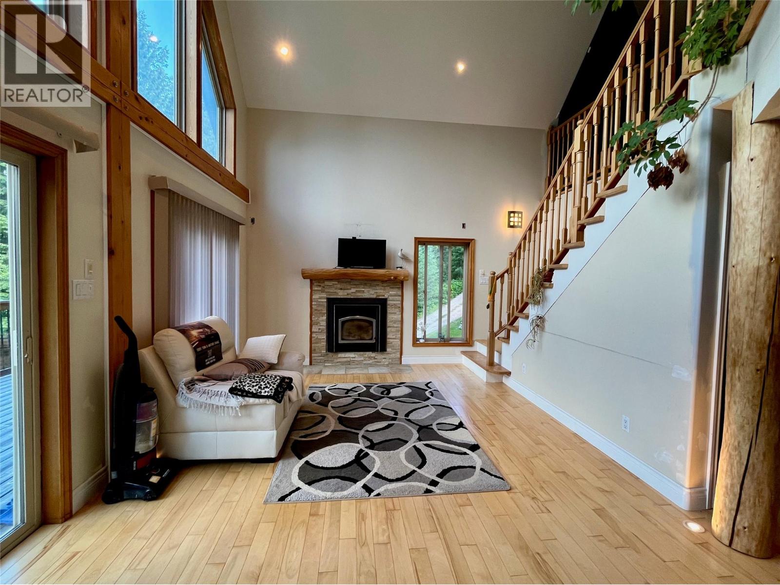 7475 6 Highway Property Photo 12