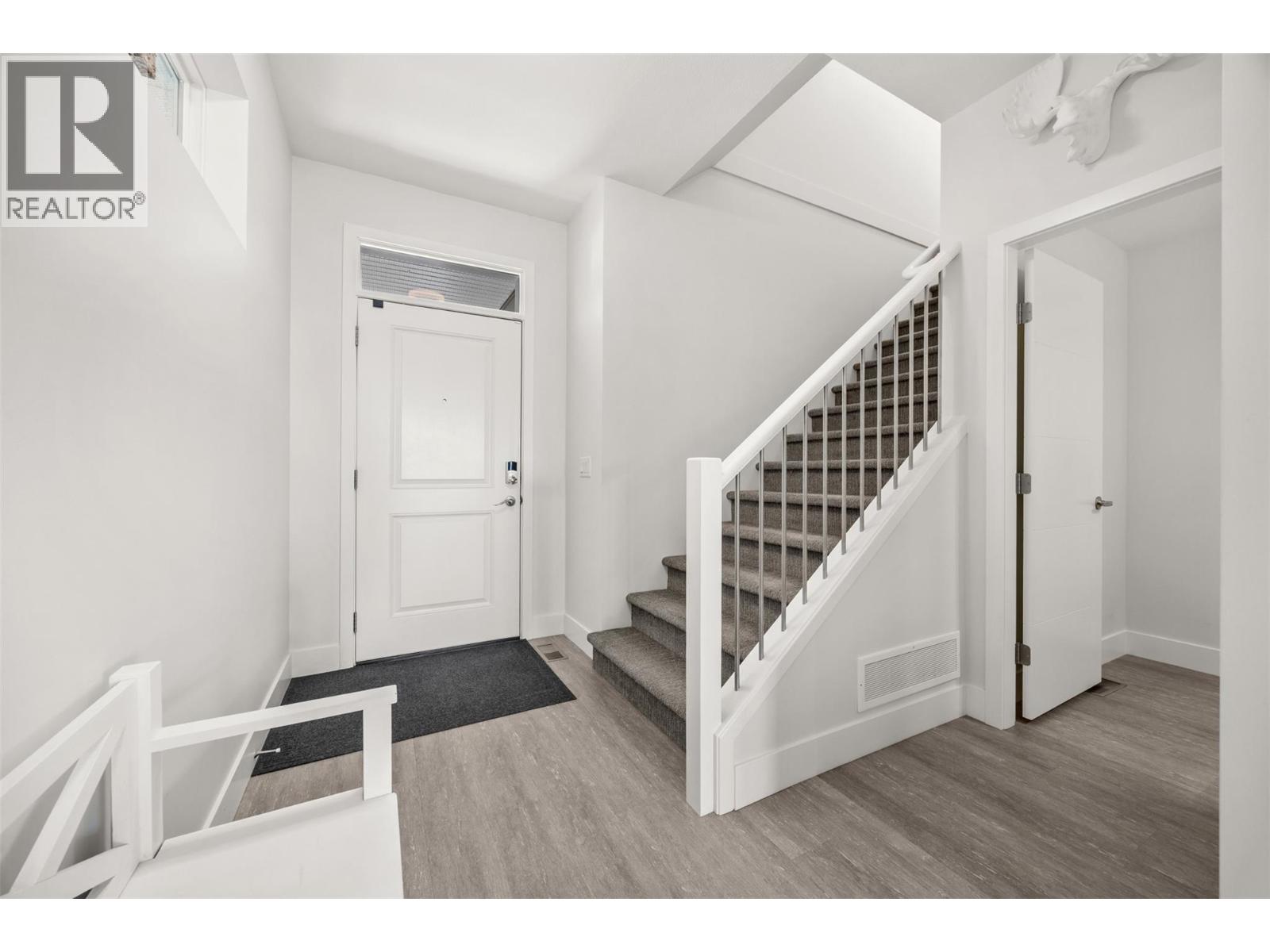 2394 Hawks Boulevard Property Photo 19