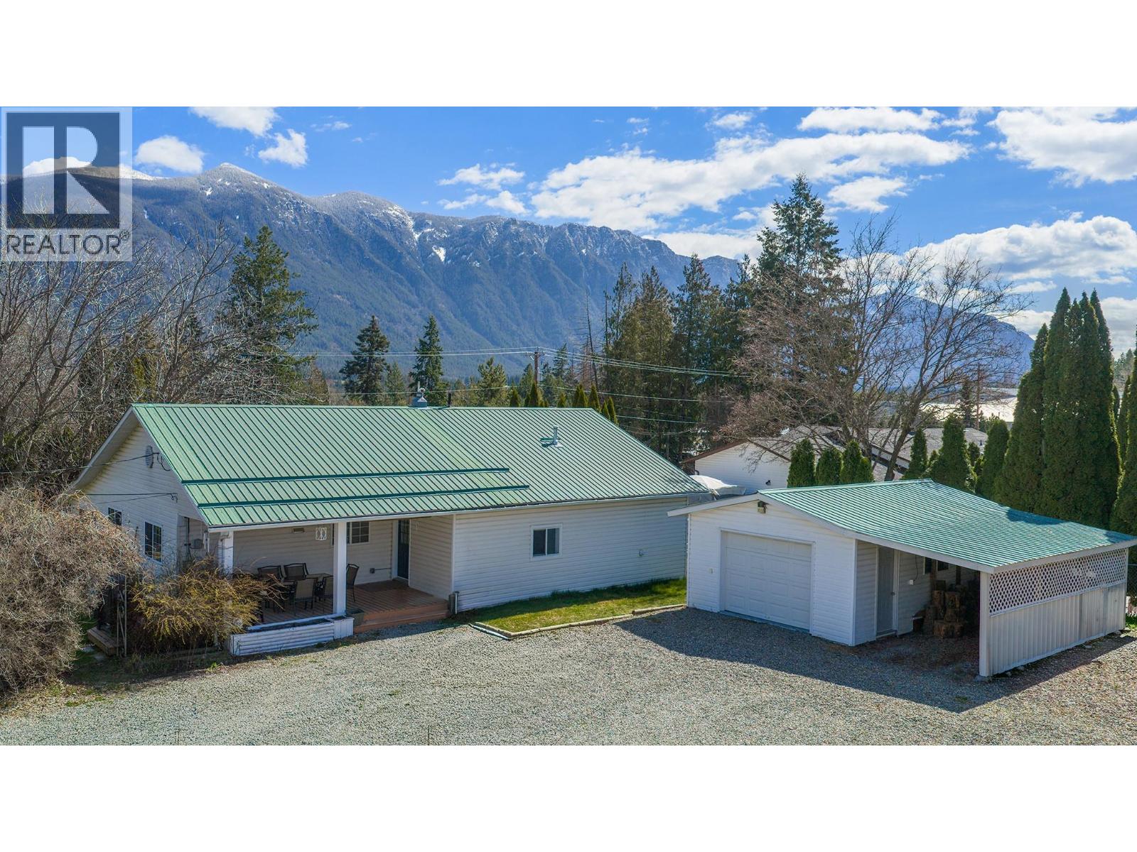 3433 ERICKSON Road Property Photo 1