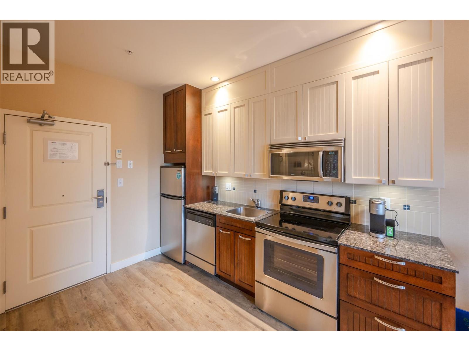 13011 Lakeshore Drive Unit# 105 Property Photo 14