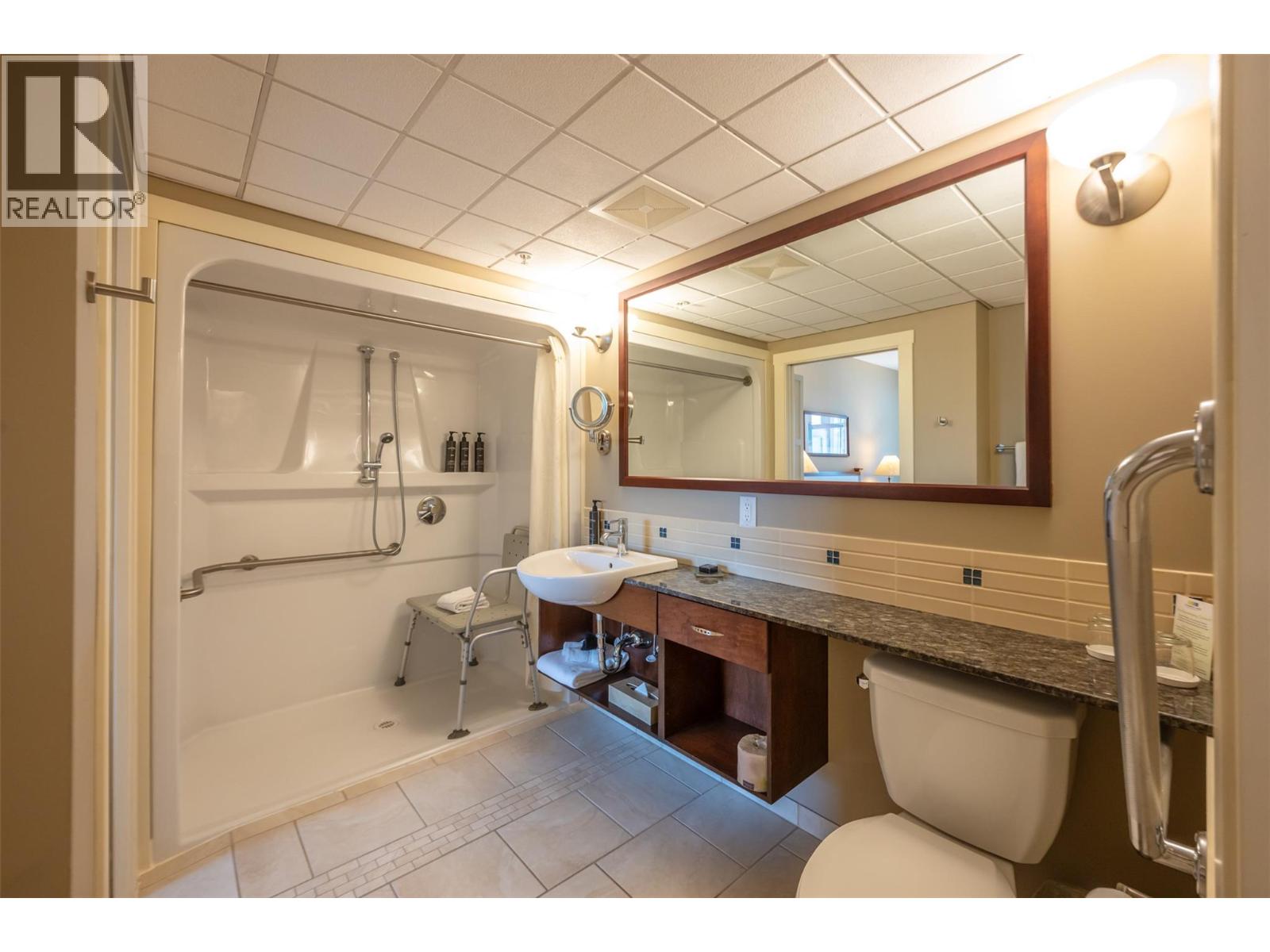 13011 Lakeshore Drive Unit# 105 Property Photo 18