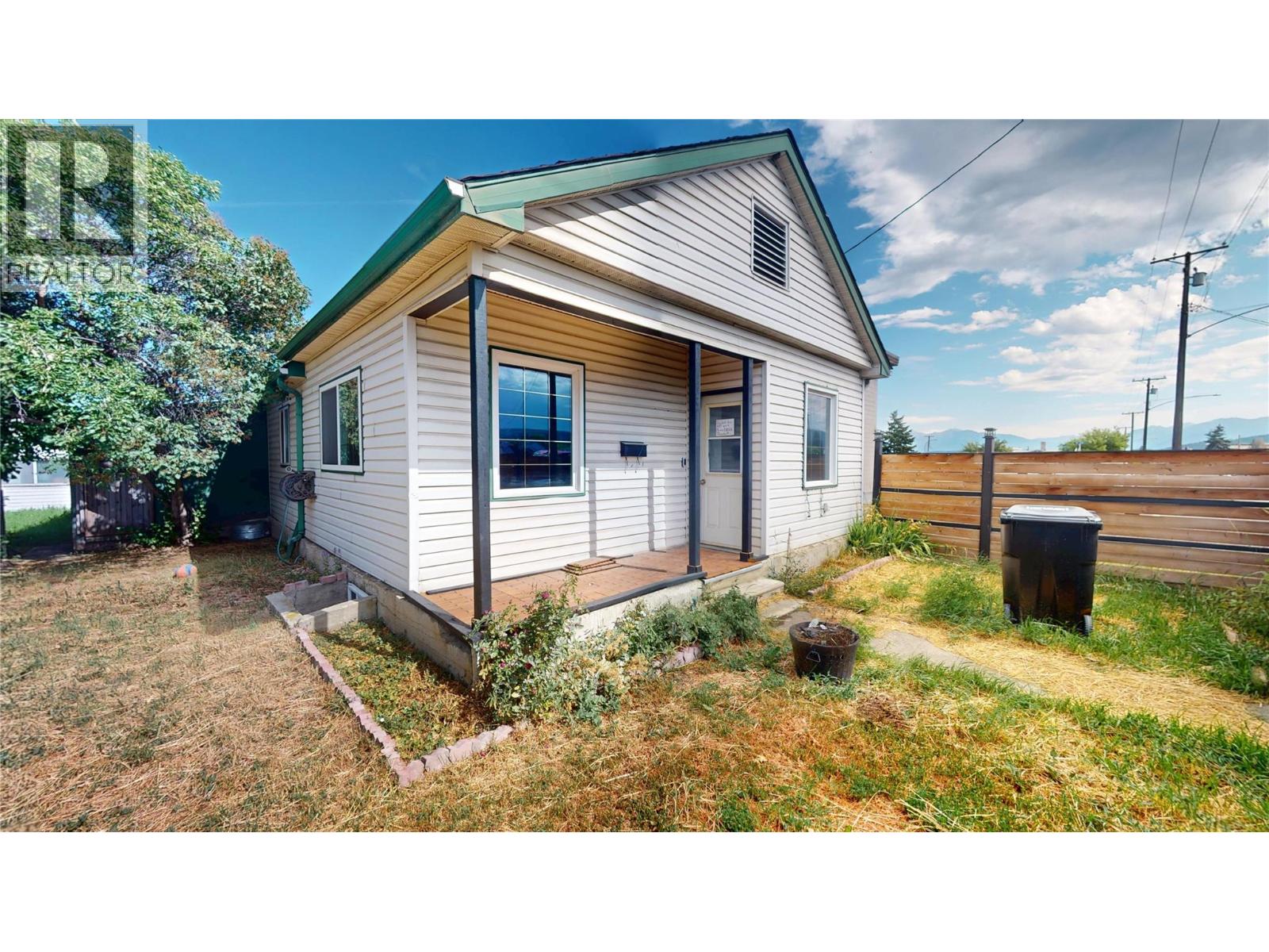 315 Kootenay Street N Property Photo 1