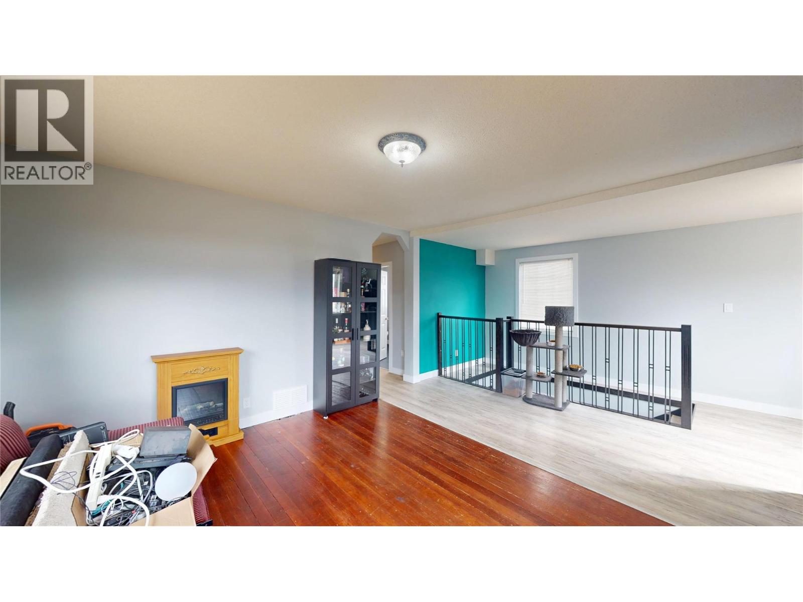 315 Kootenay Street N Property Photo 3