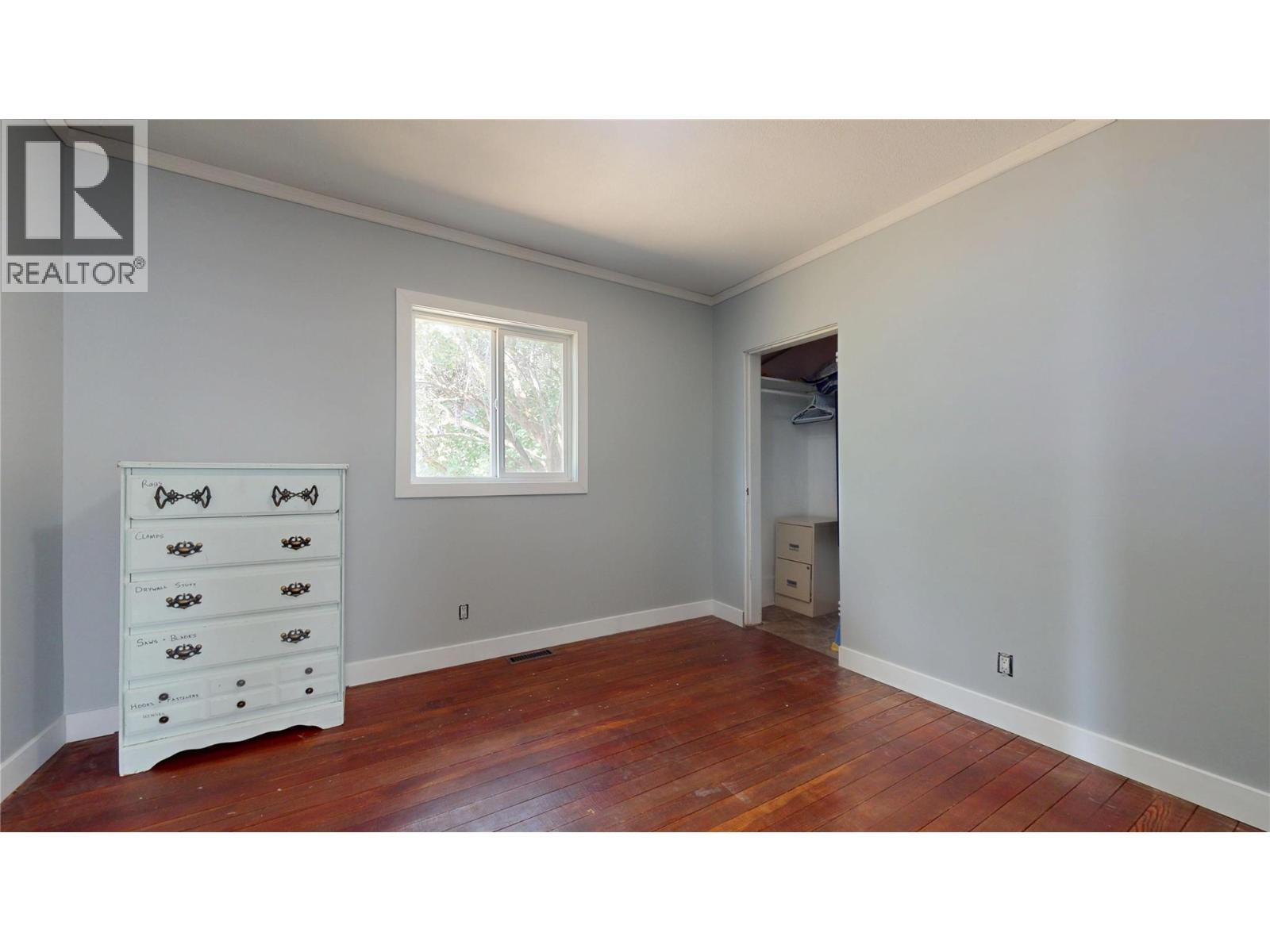 315 Kootenay Street N Property Photo 11