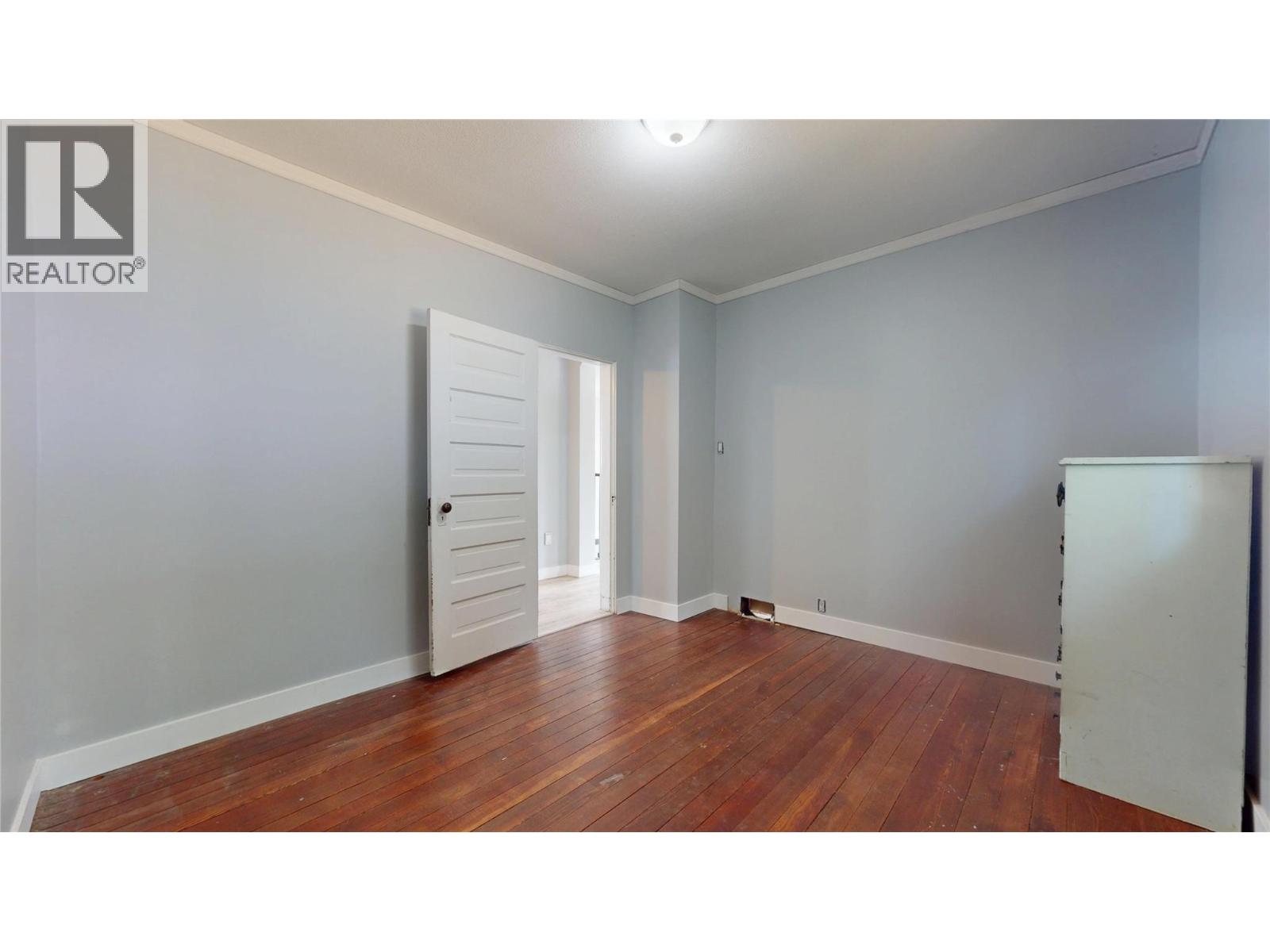 315 Kootenay Street N Property Photo 12