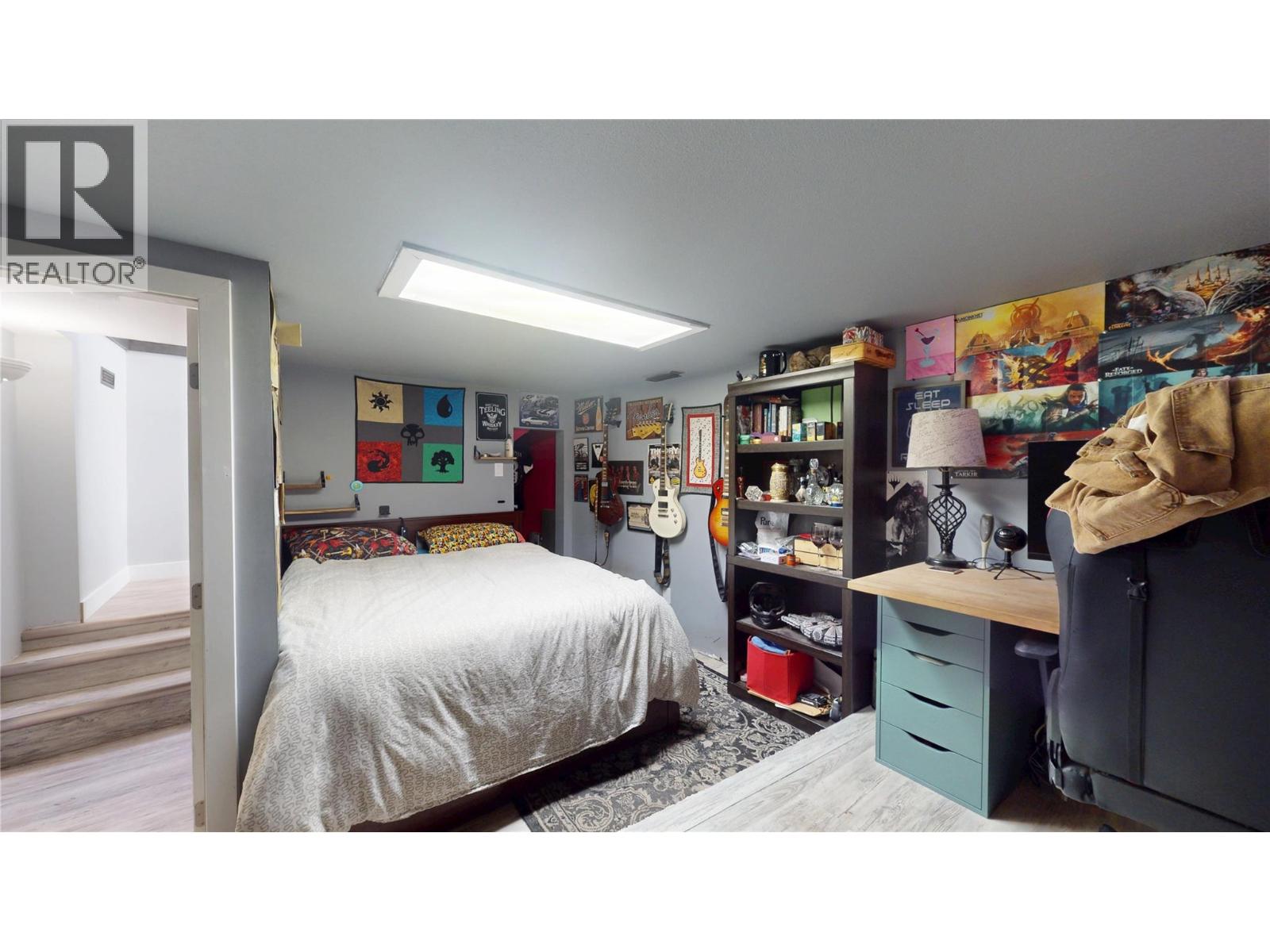 315 Kootenay Street N Property Photo 21