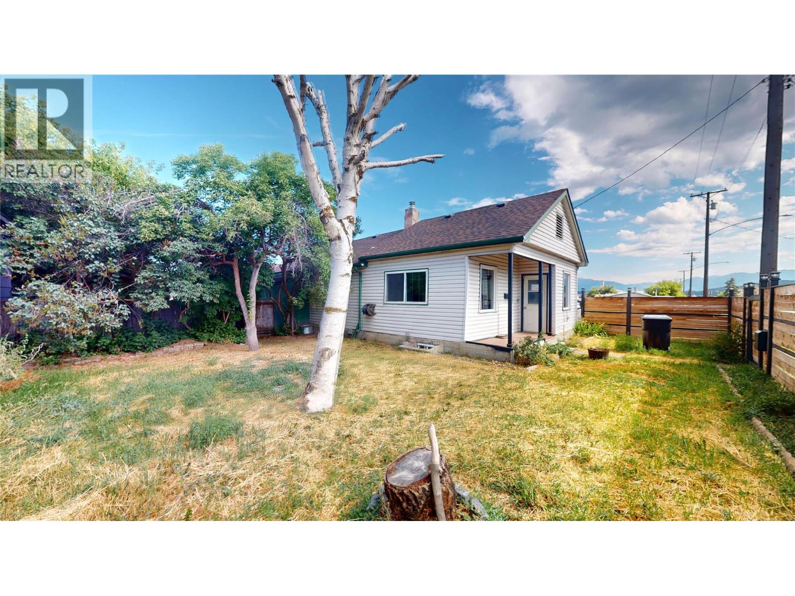 315 Kootenay Street N Property Photo 24