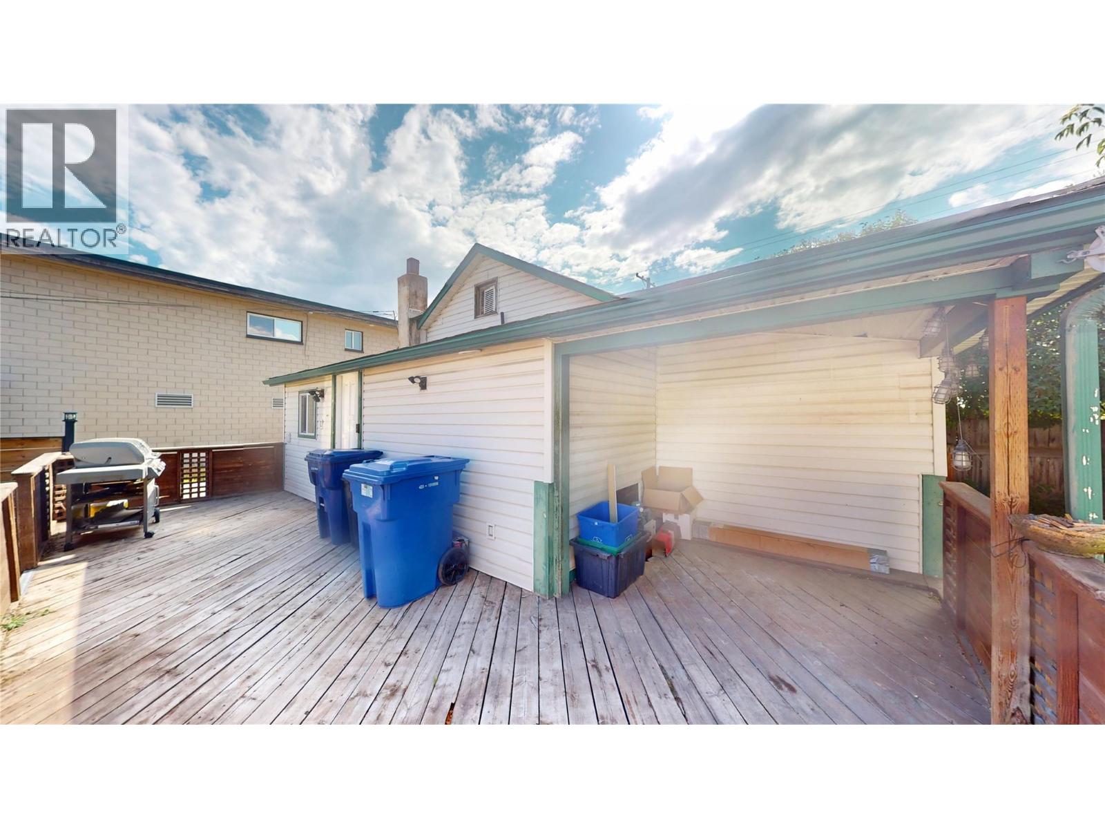315 Kootenay Street N Property Photo 27