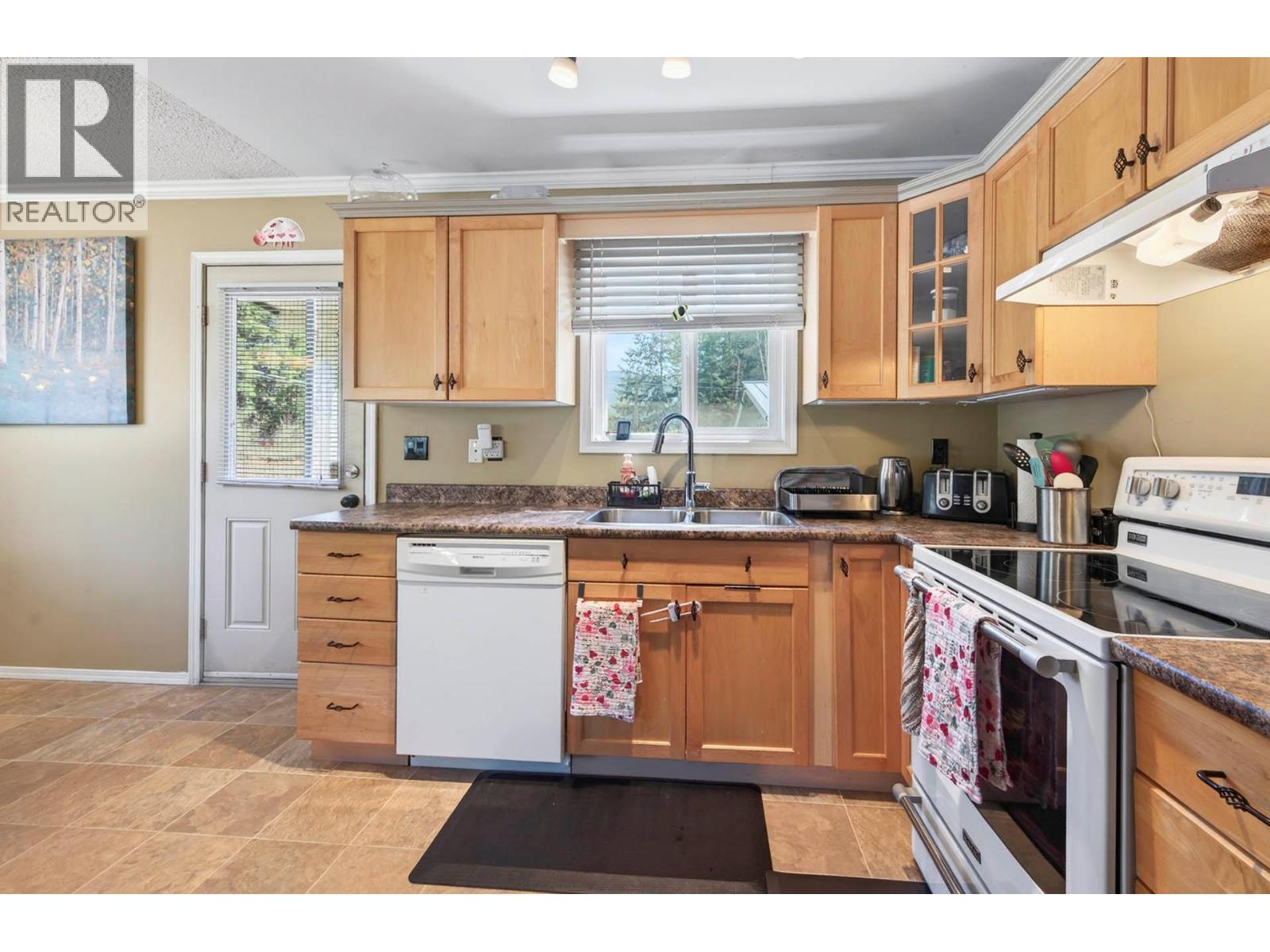 509 Clearwater Valley Road Property Photo 2