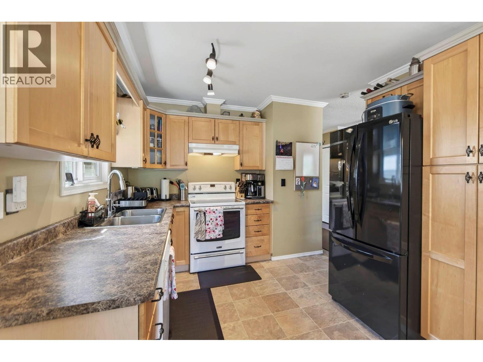 509 Clearwater Valley Road Property Photo 3