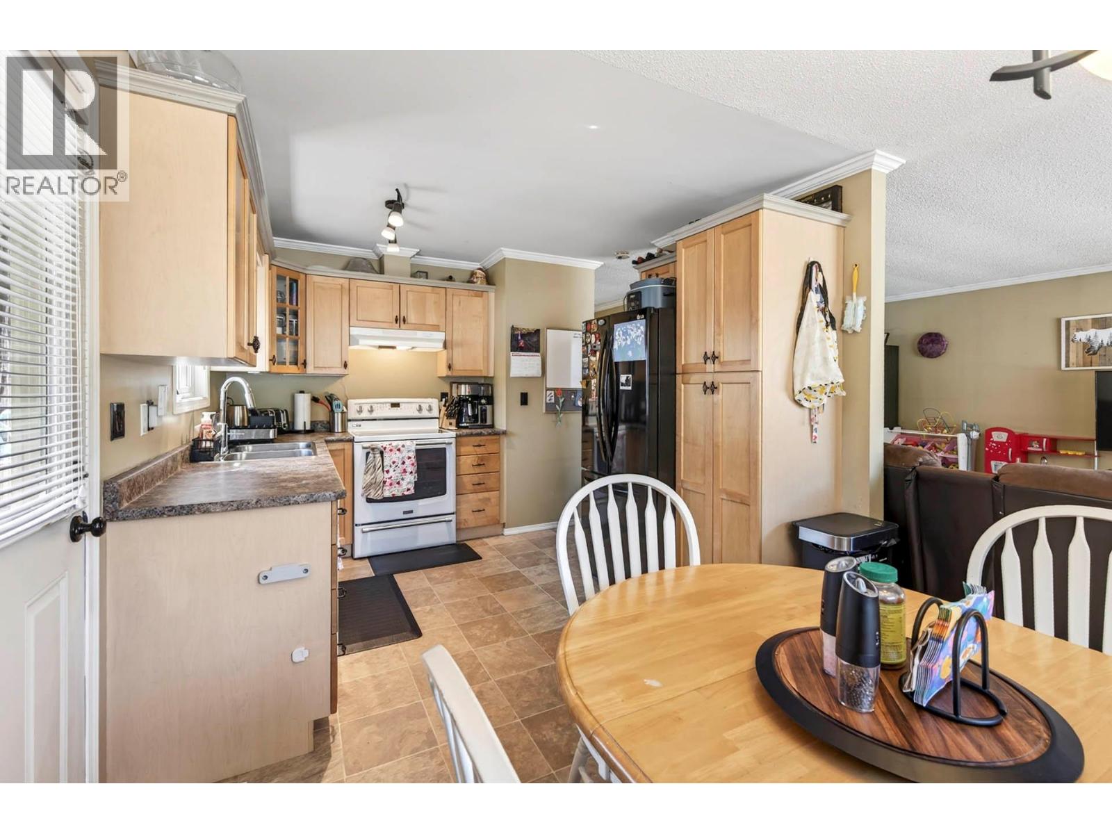 509 Clearwater Valley Road Property Photo 4