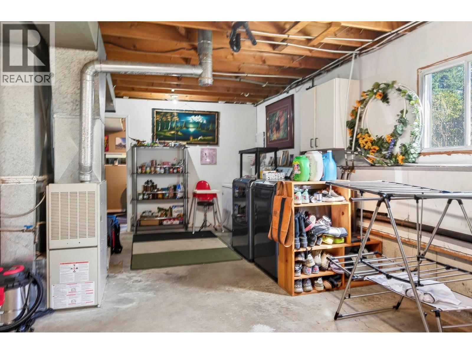 509 Clearwater Valley Road Property Photo 32