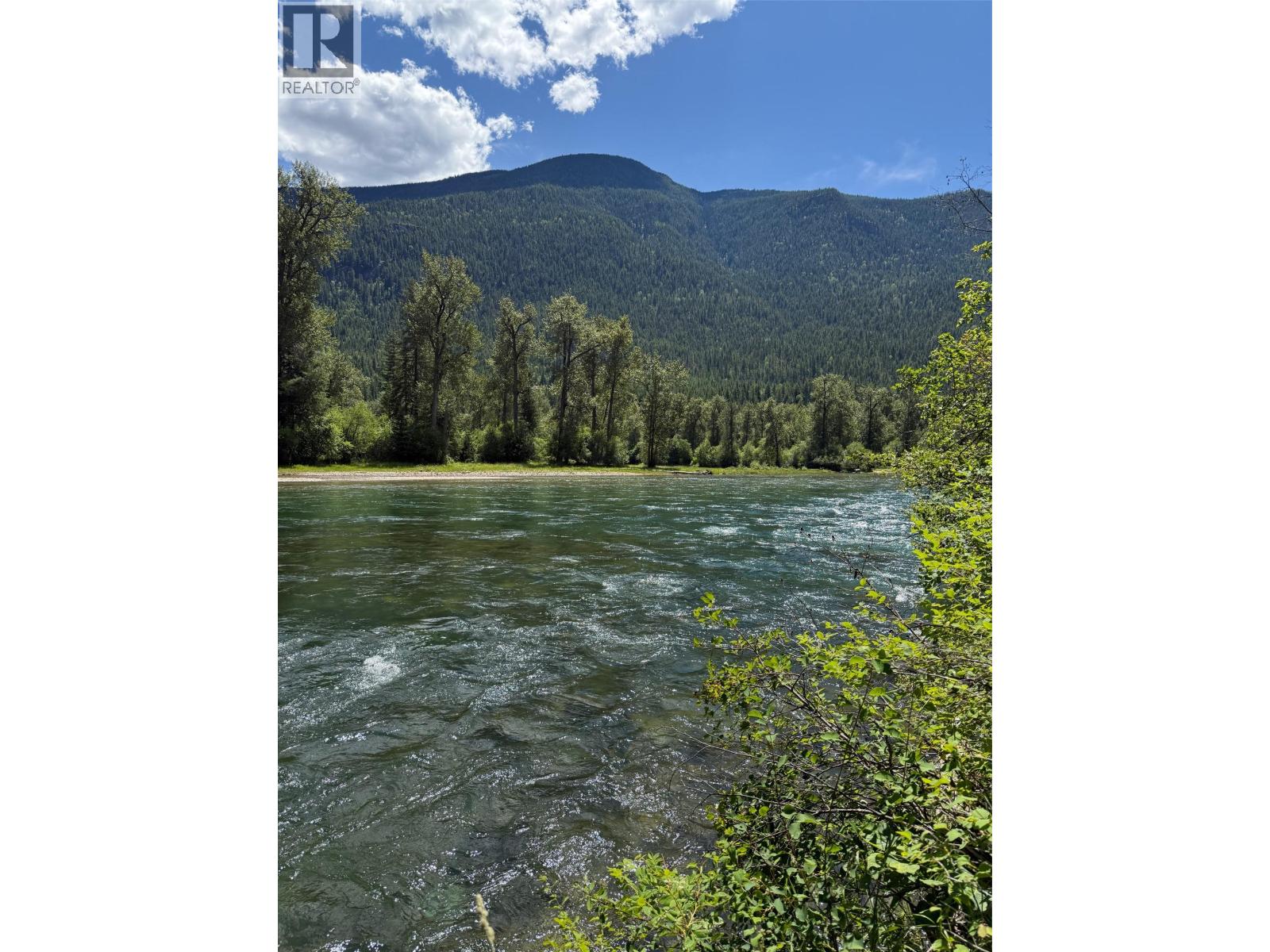 4774 Slocan River Road Property Photo 11