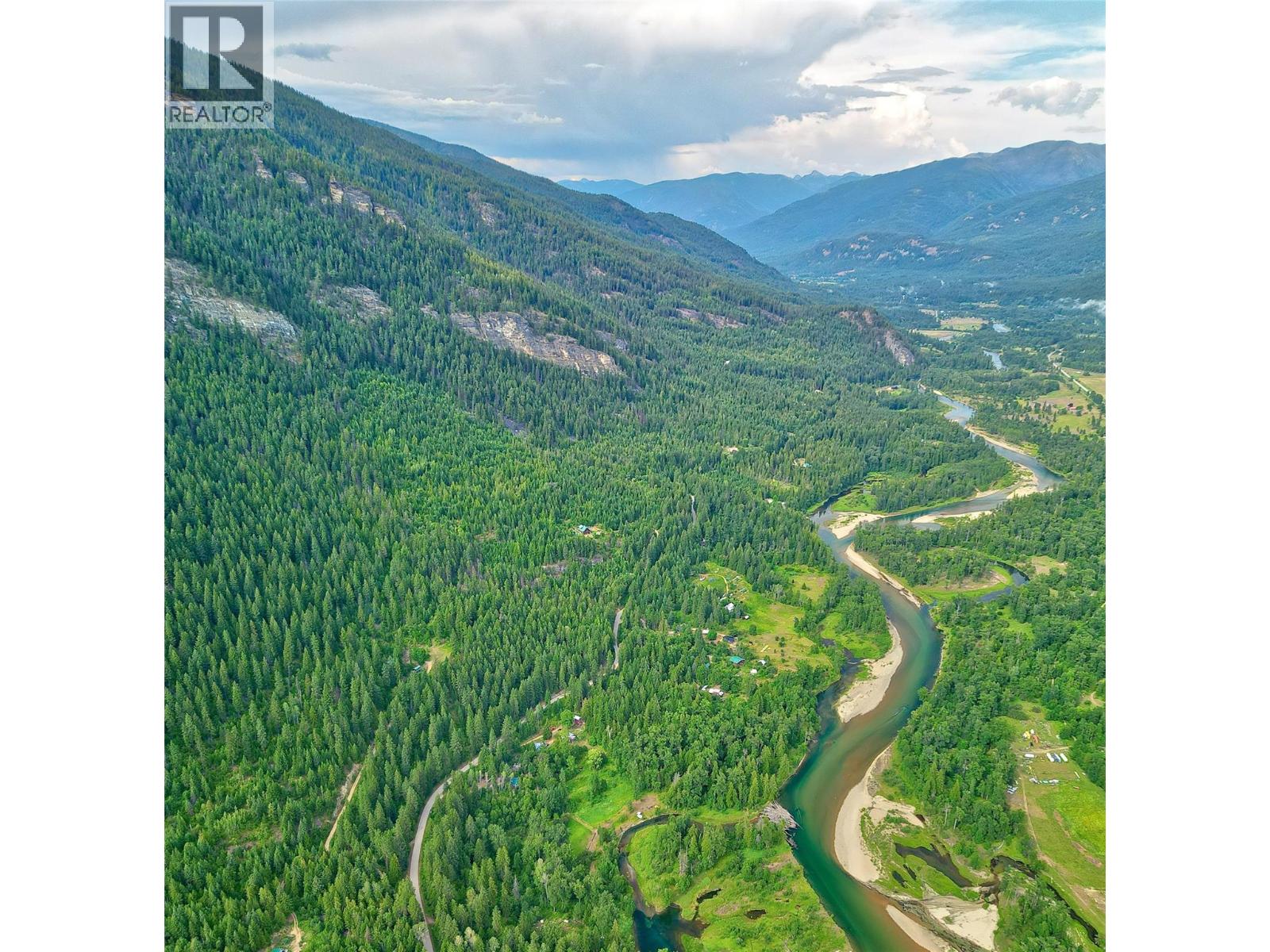 4774 Slocan River Road Property Photo 16