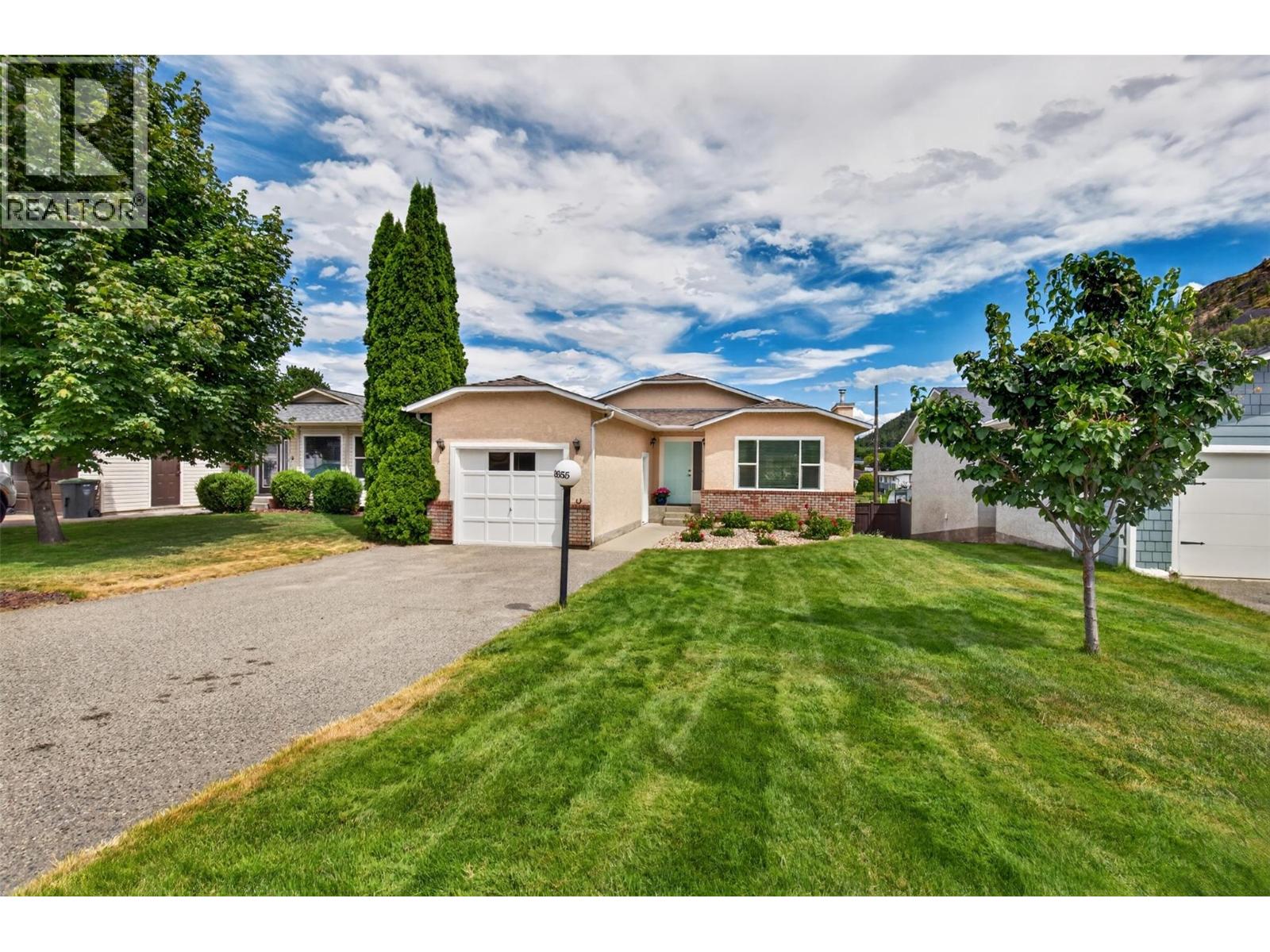 2655 Applegreen Court Property Photo 2