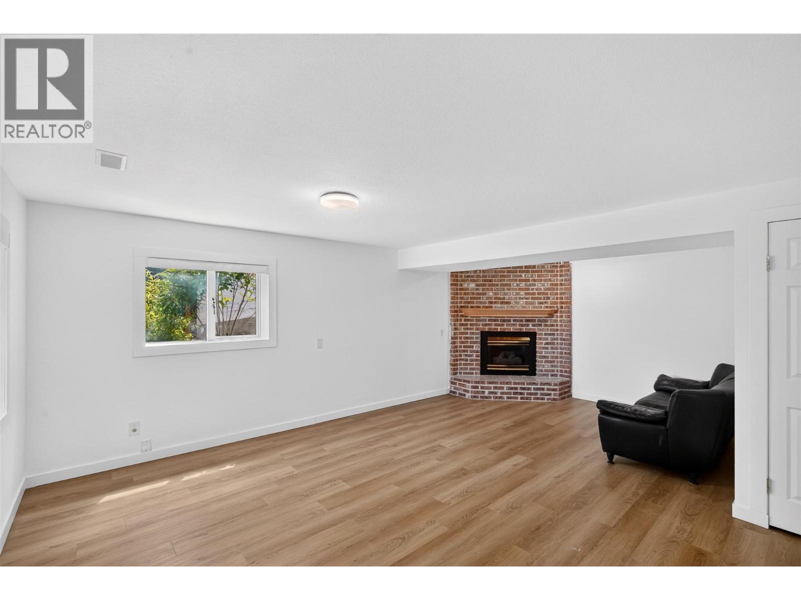 2655 Applegreen Court Property Photo 24