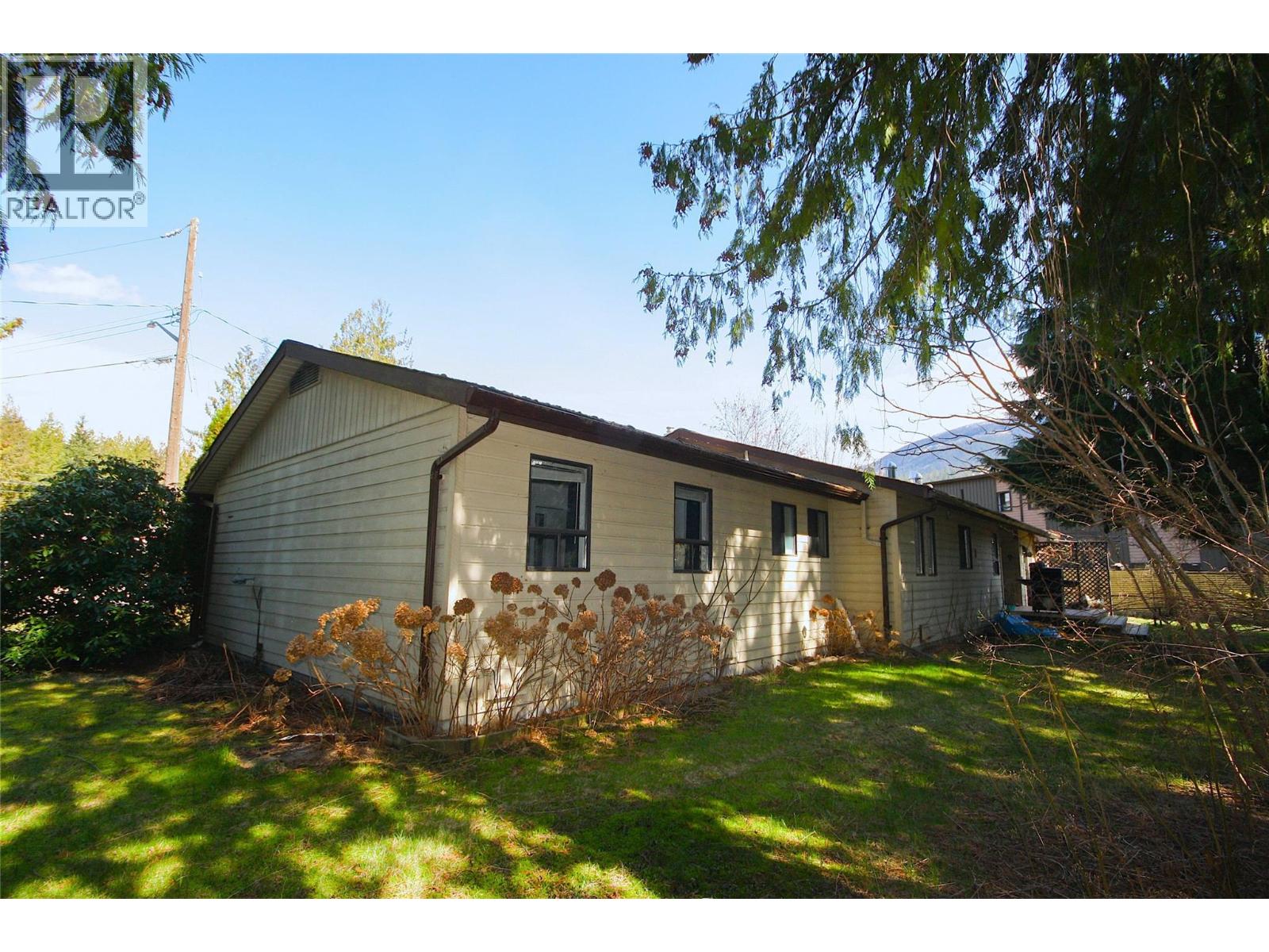 1402 Amhurst Road Property Photo 4