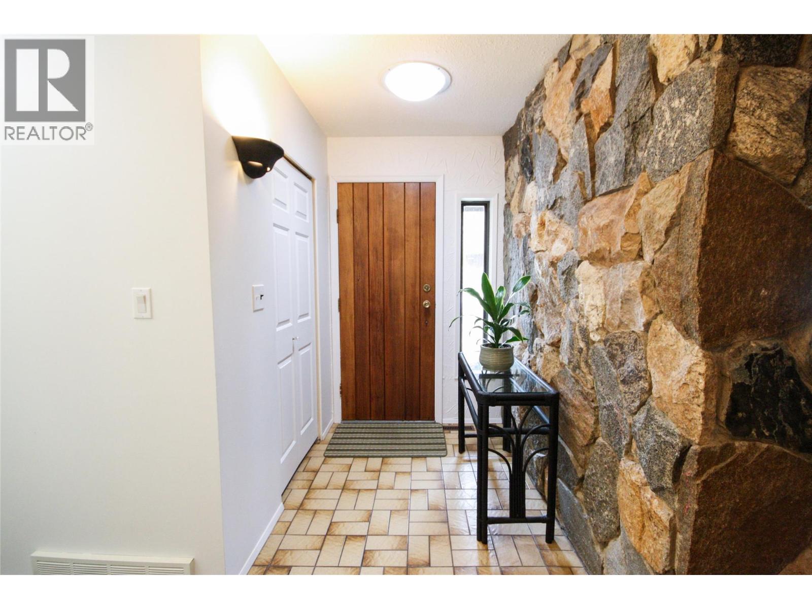 1402 Amhurst Road Property Photo 6