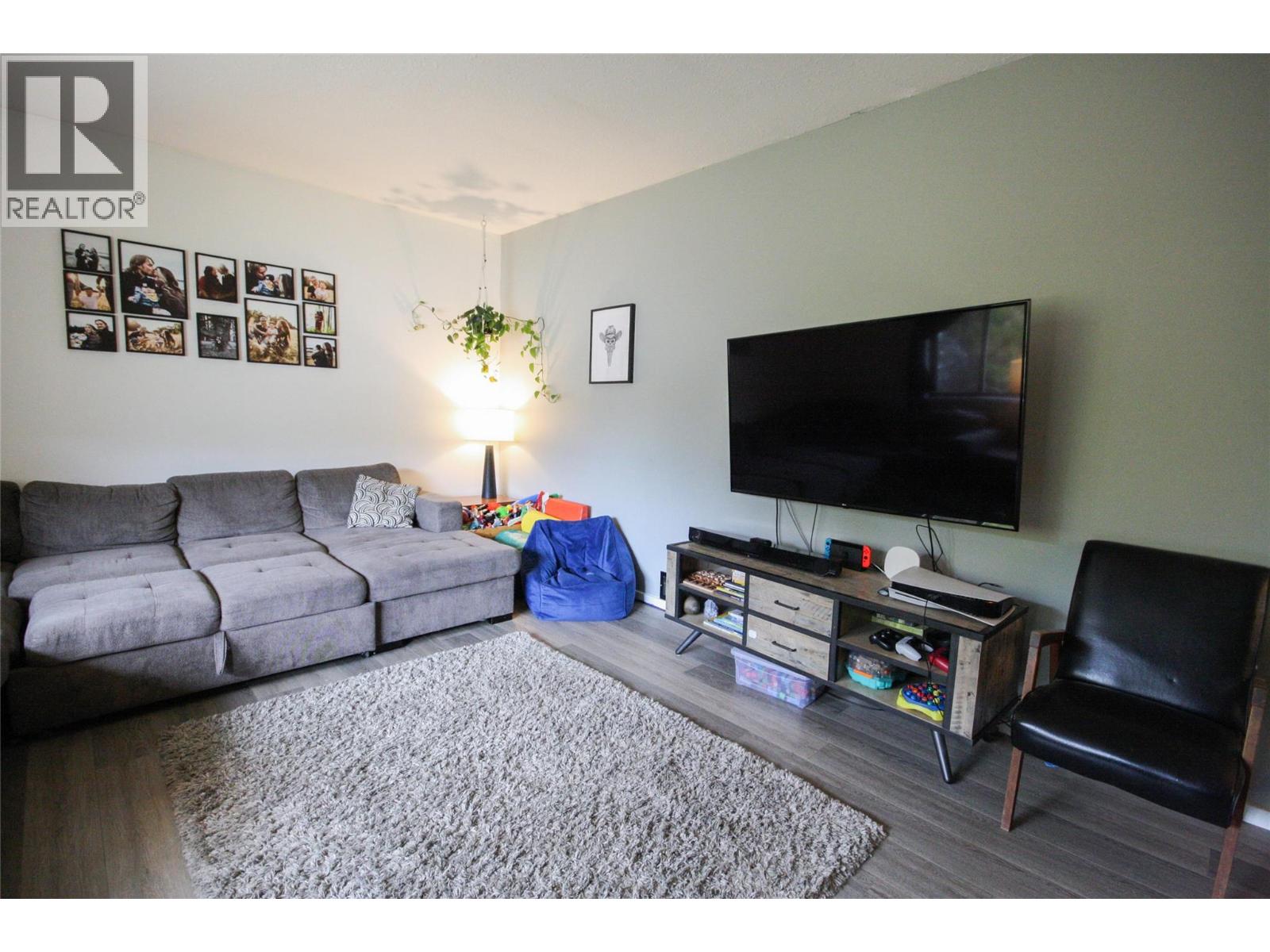 1402 Amhurst Road Property Photo 8