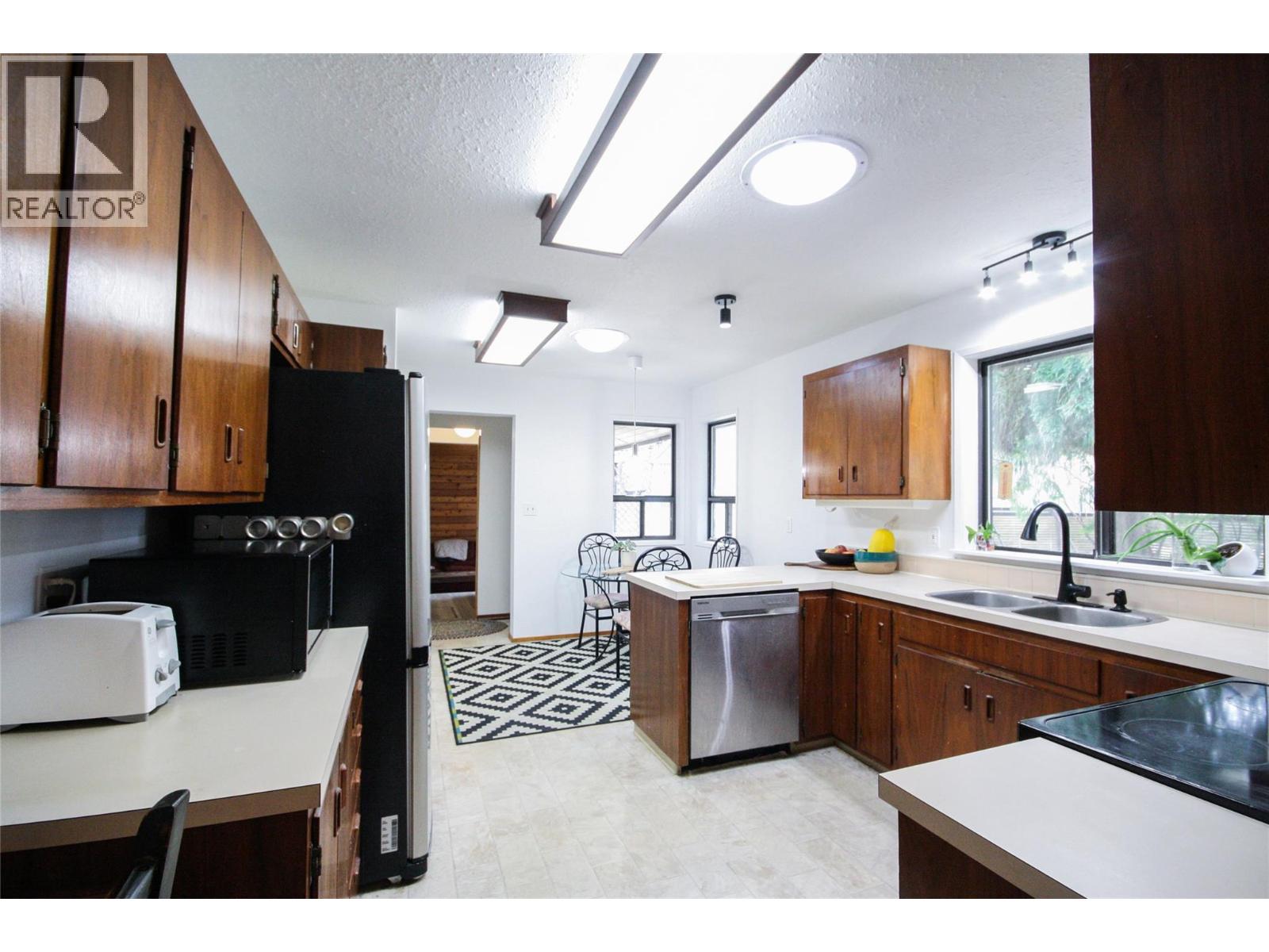 1402 Amhurst Road Property Photo 21