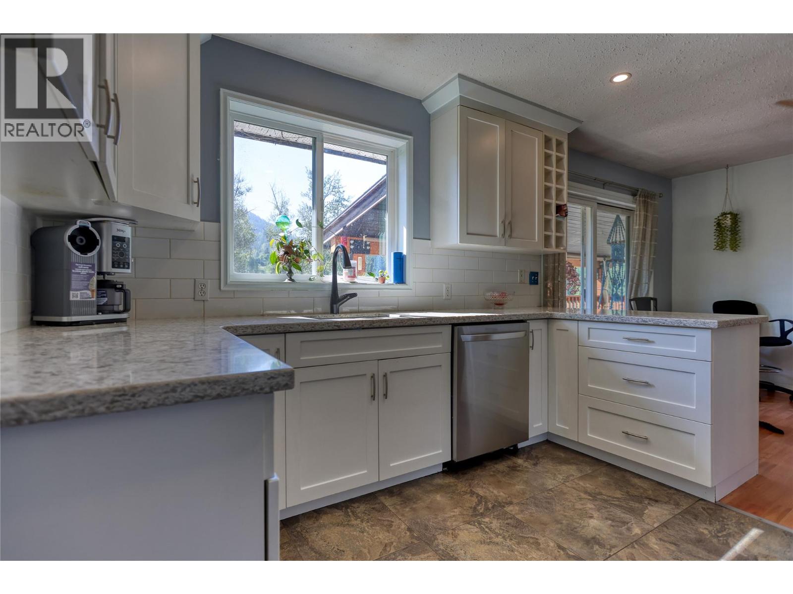 1520 3b Highway Property Photo 11