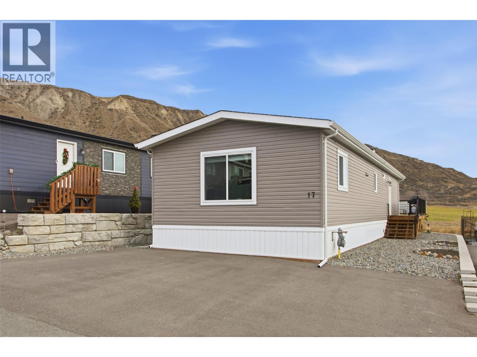 712 Shuswap Road E Unit# 17 Property Photo 1
