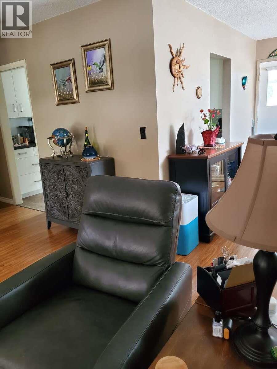 868 North Kimberley Avenue Property Photo 11
