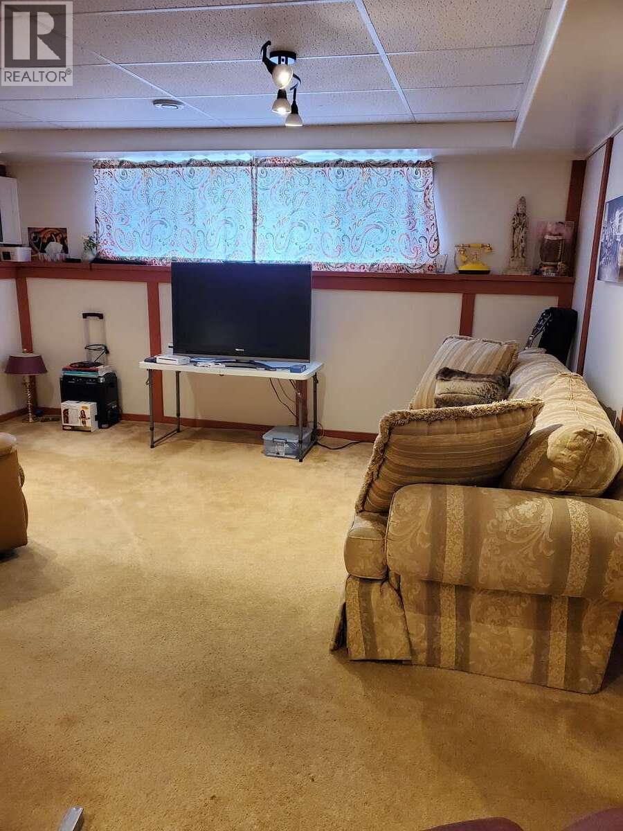 868 North Kimberley Avenue Property Photo 18