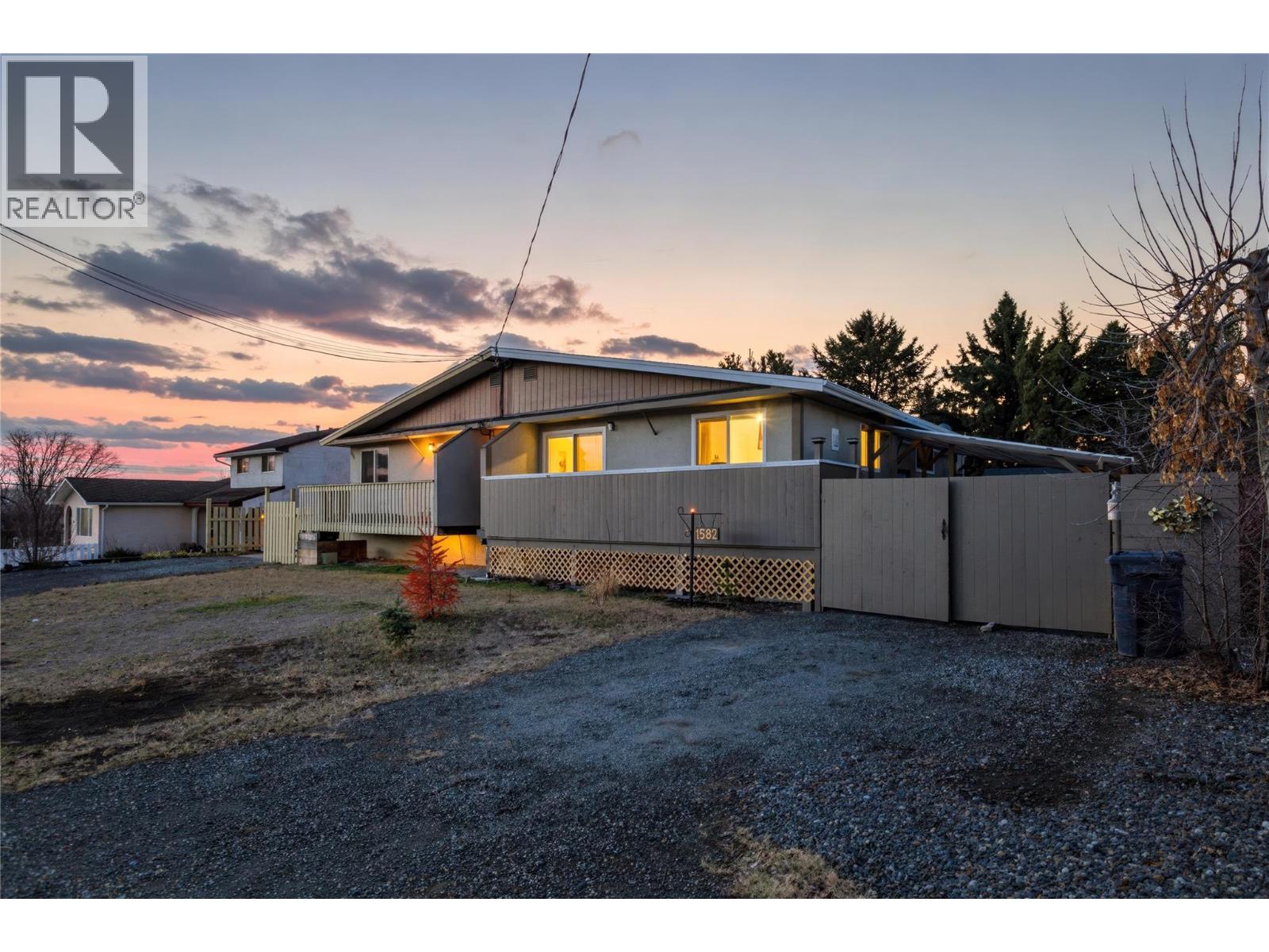 1582 Stage Road Property Photo 1