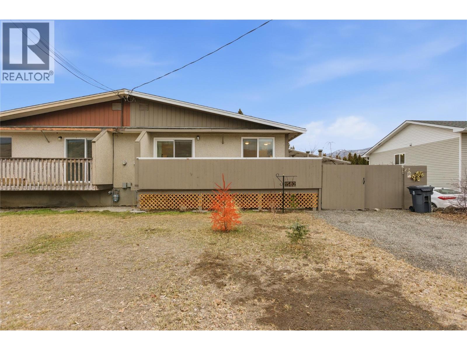 1582 Stage Road Property Photo 2