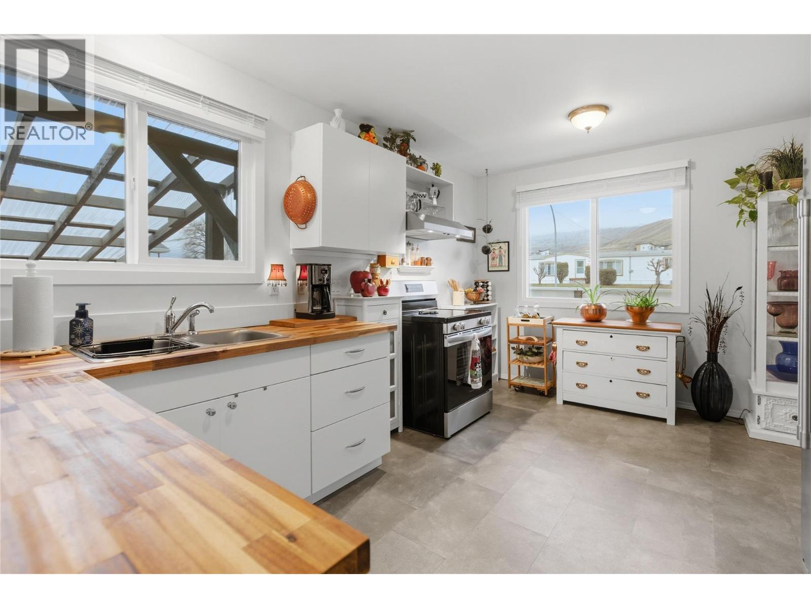 1582 Stage Road Property Photo 7