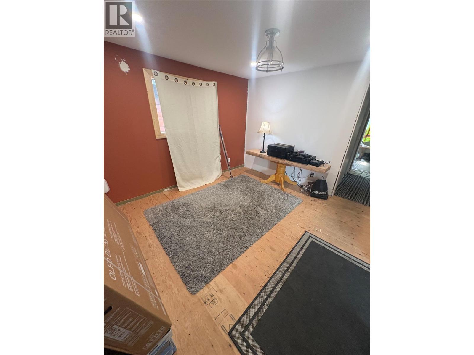 5195 Tallington Drive Property Photo 8