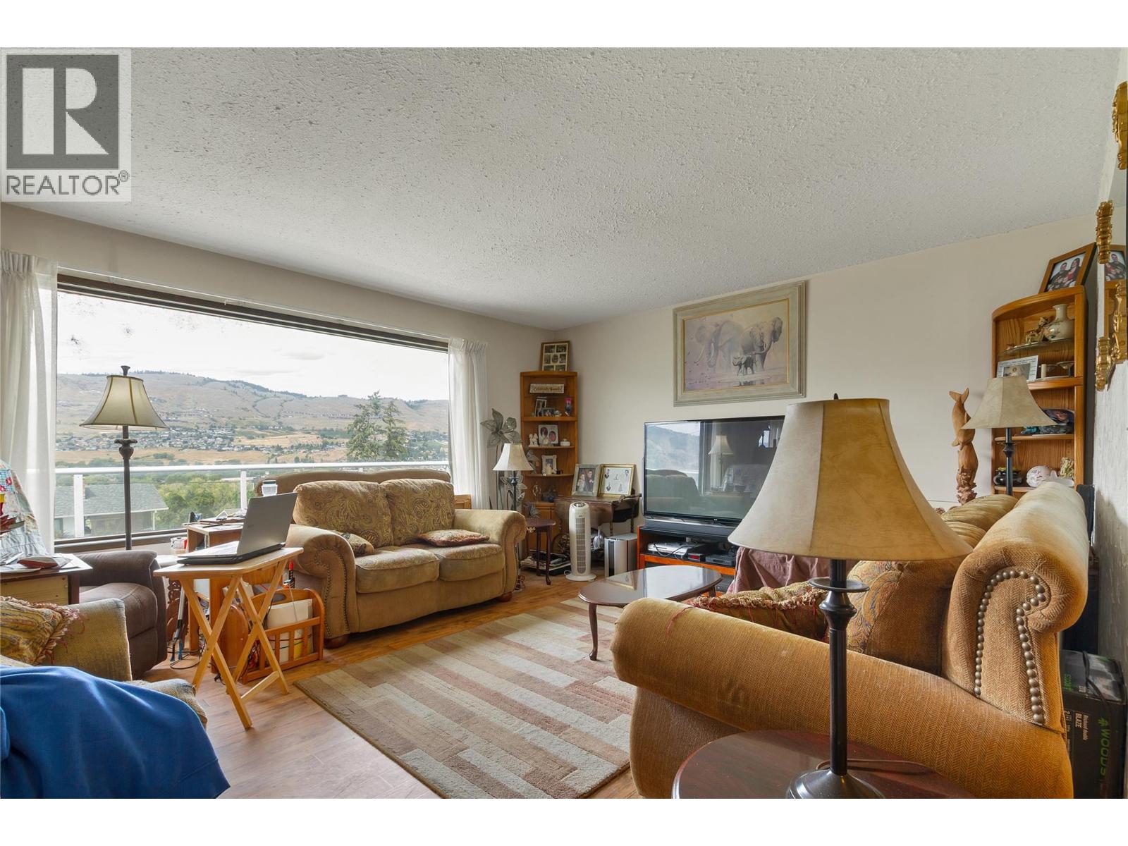 7096 Longacre Drive Property Photo 8