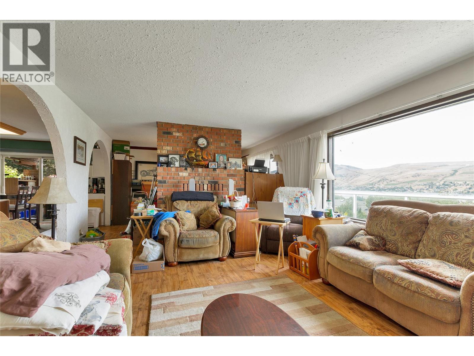 7096 Longacre Drive Property Photo 10