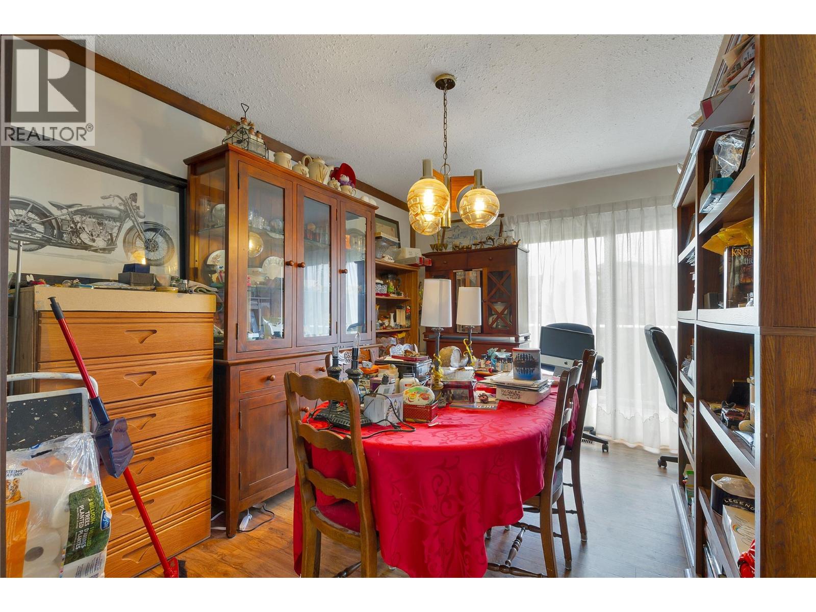7096 Longacre Drive Property Photo 12