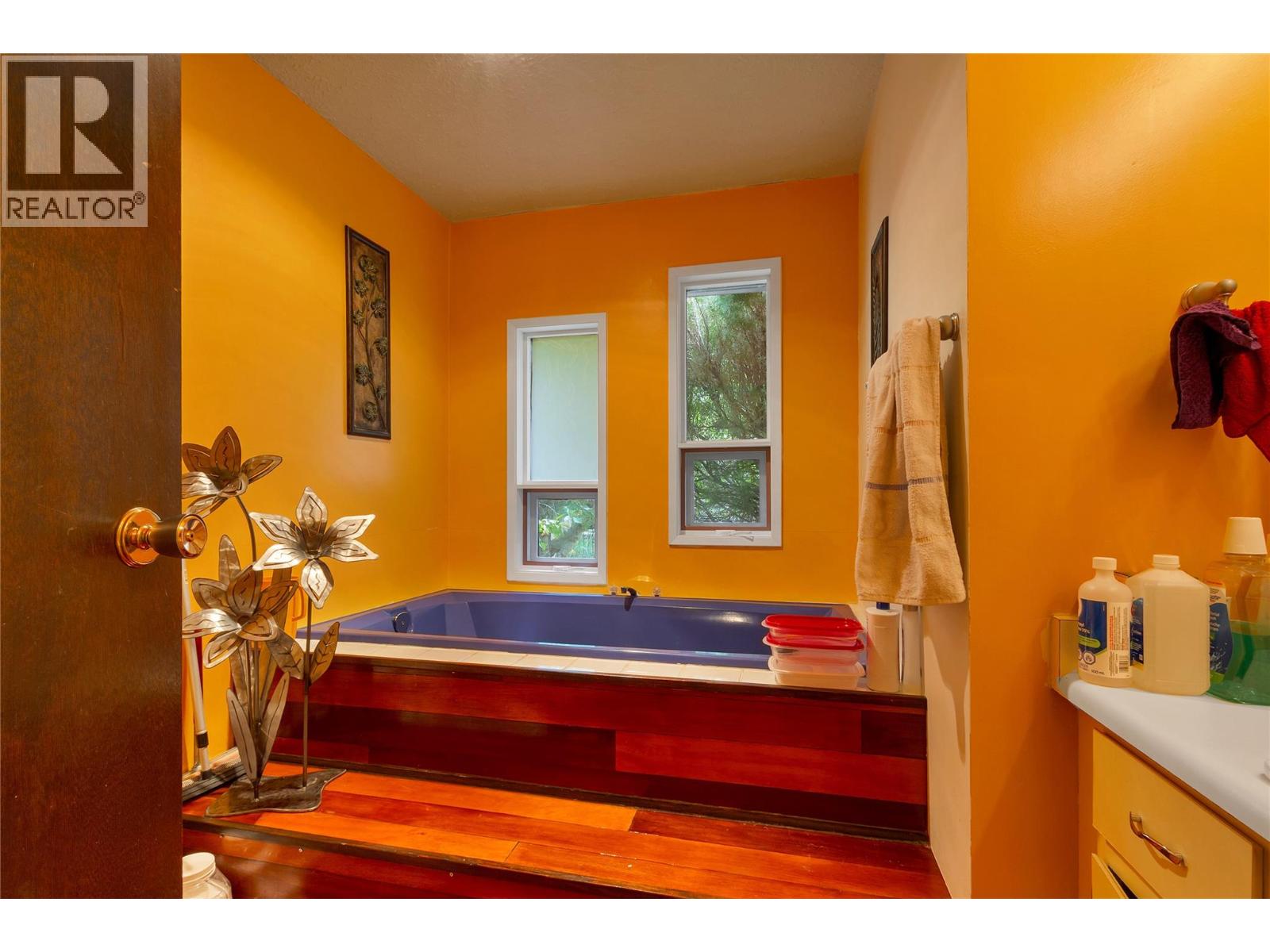 7096 Longacre Drive Property Photo 23