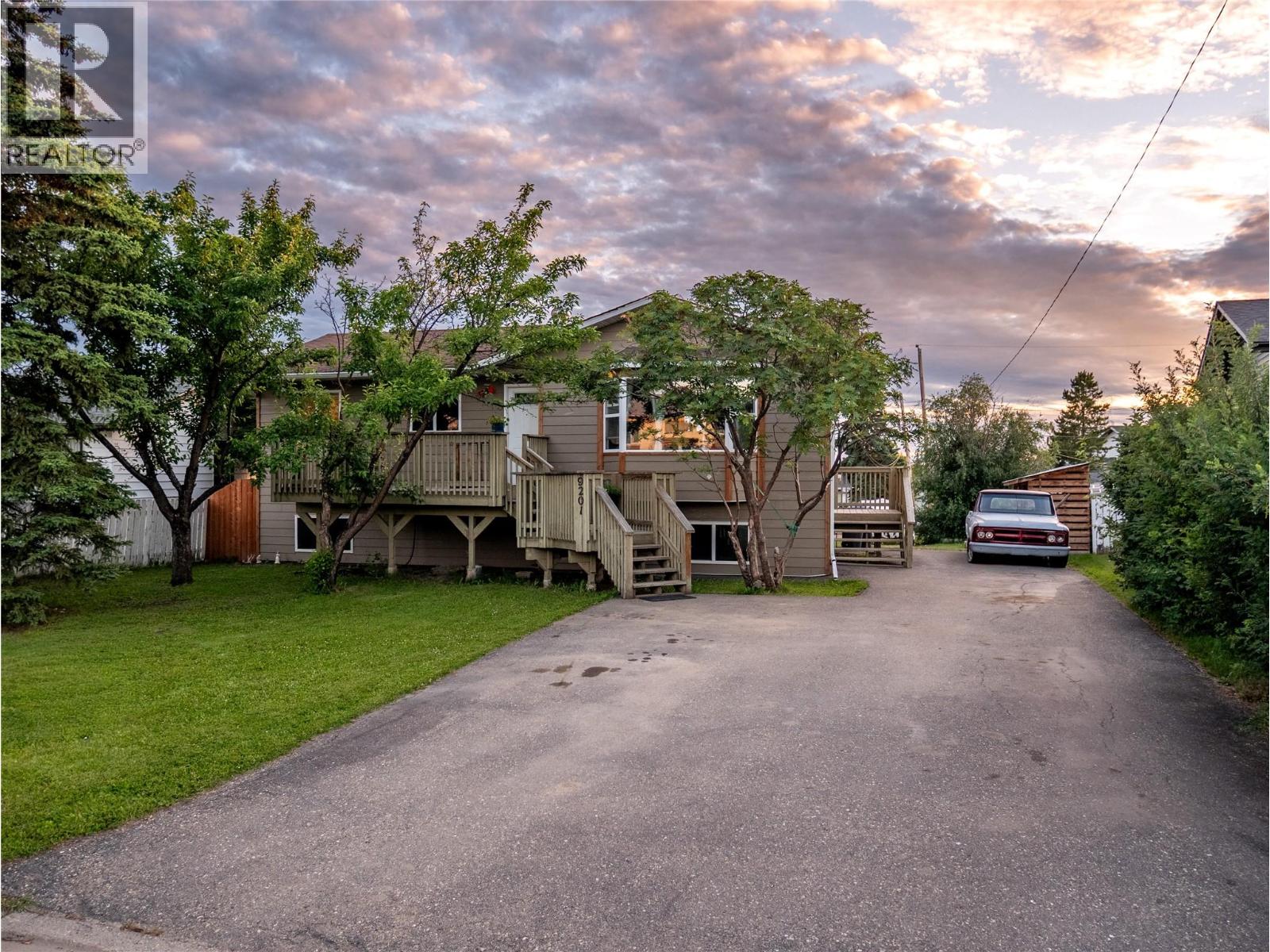 9201 6 Street Property Photo 1