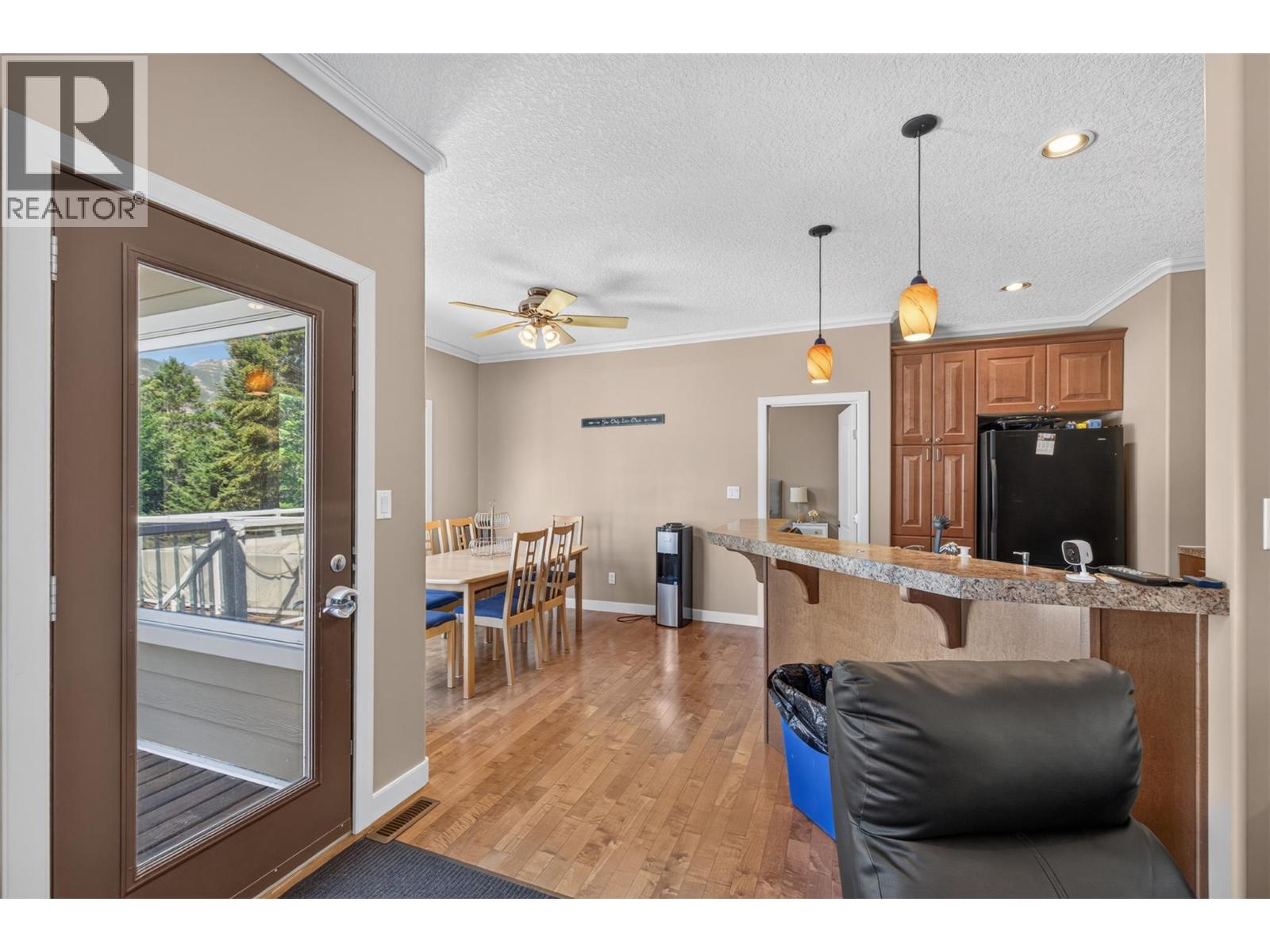 6876 Columbia Ridge Drive Property Photo 11