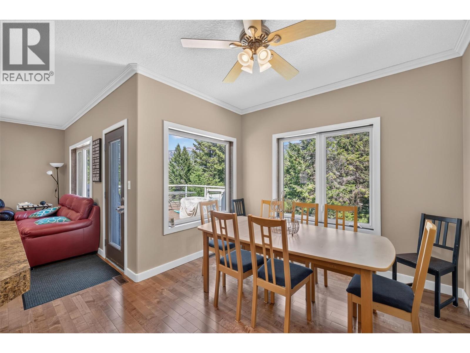 6876 Columbia Ridge Drive Property Photo 12
