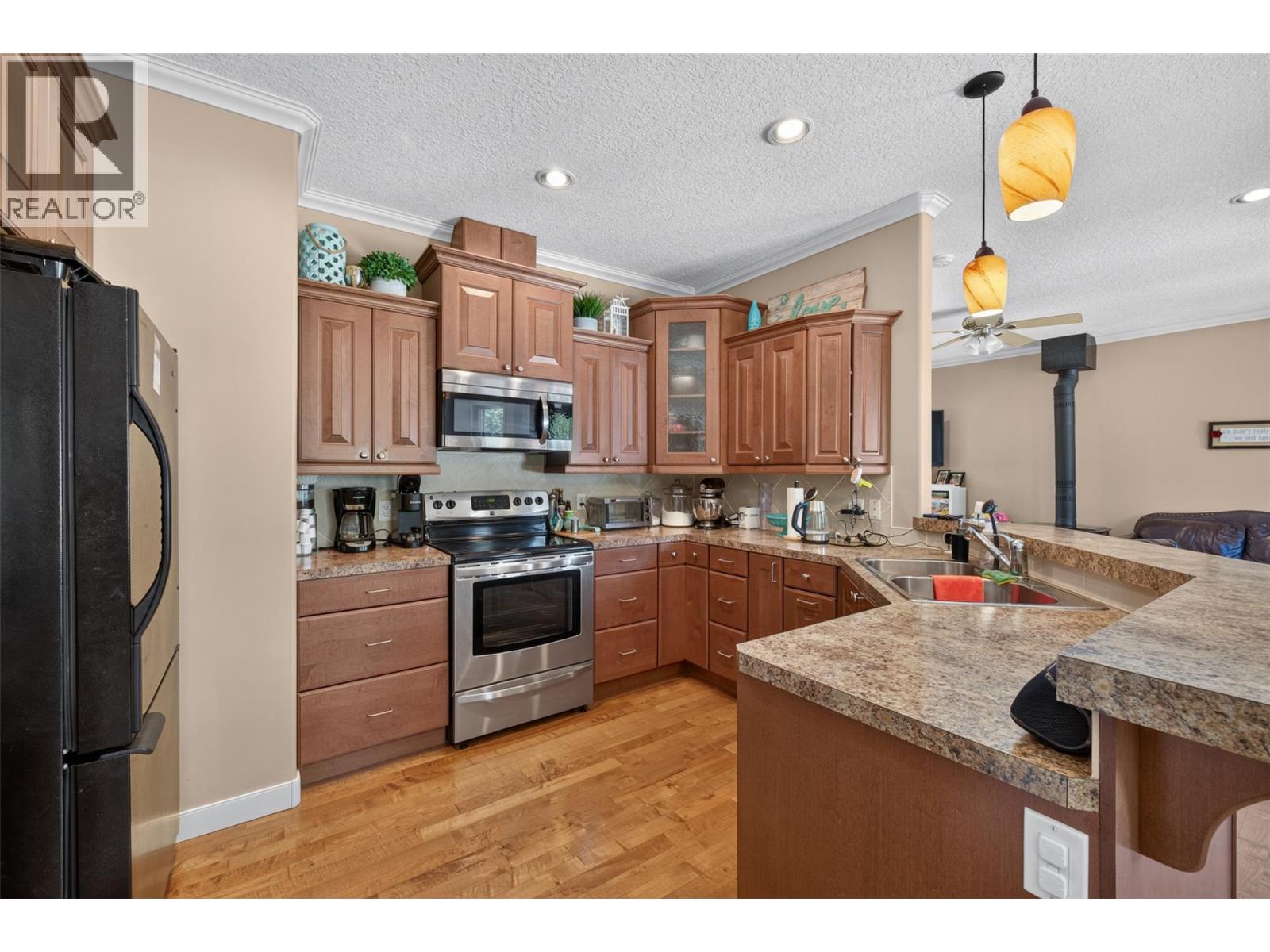 6876 Columbia Ridge Drive Property Photo 13