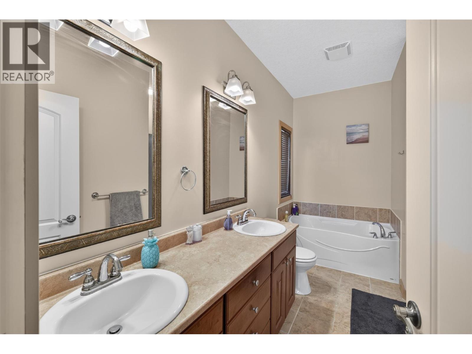 6876 Columbia Ridge Drive Property Photo 18